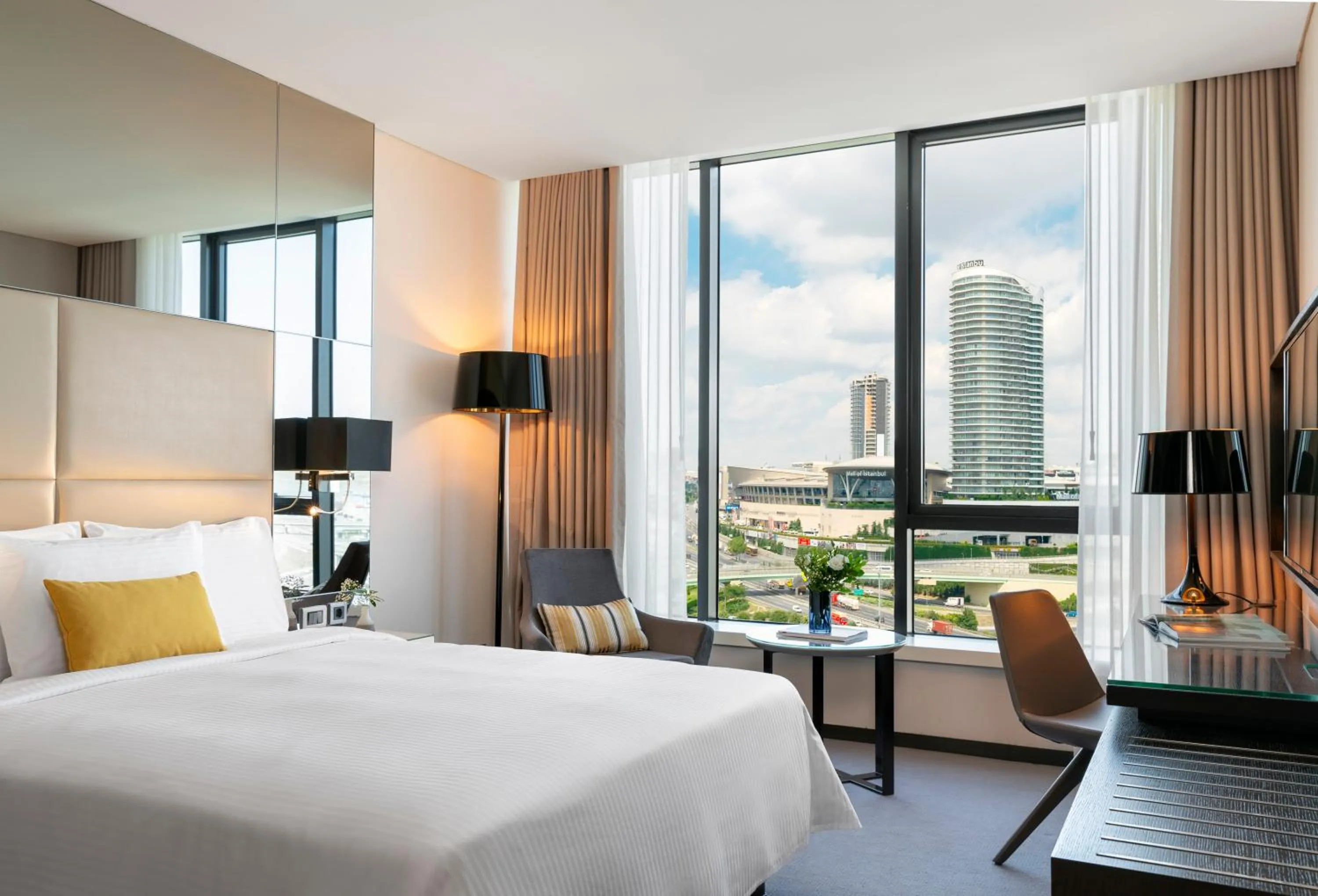 Photo of the whole room, Bed in Centro Westside by Rotana