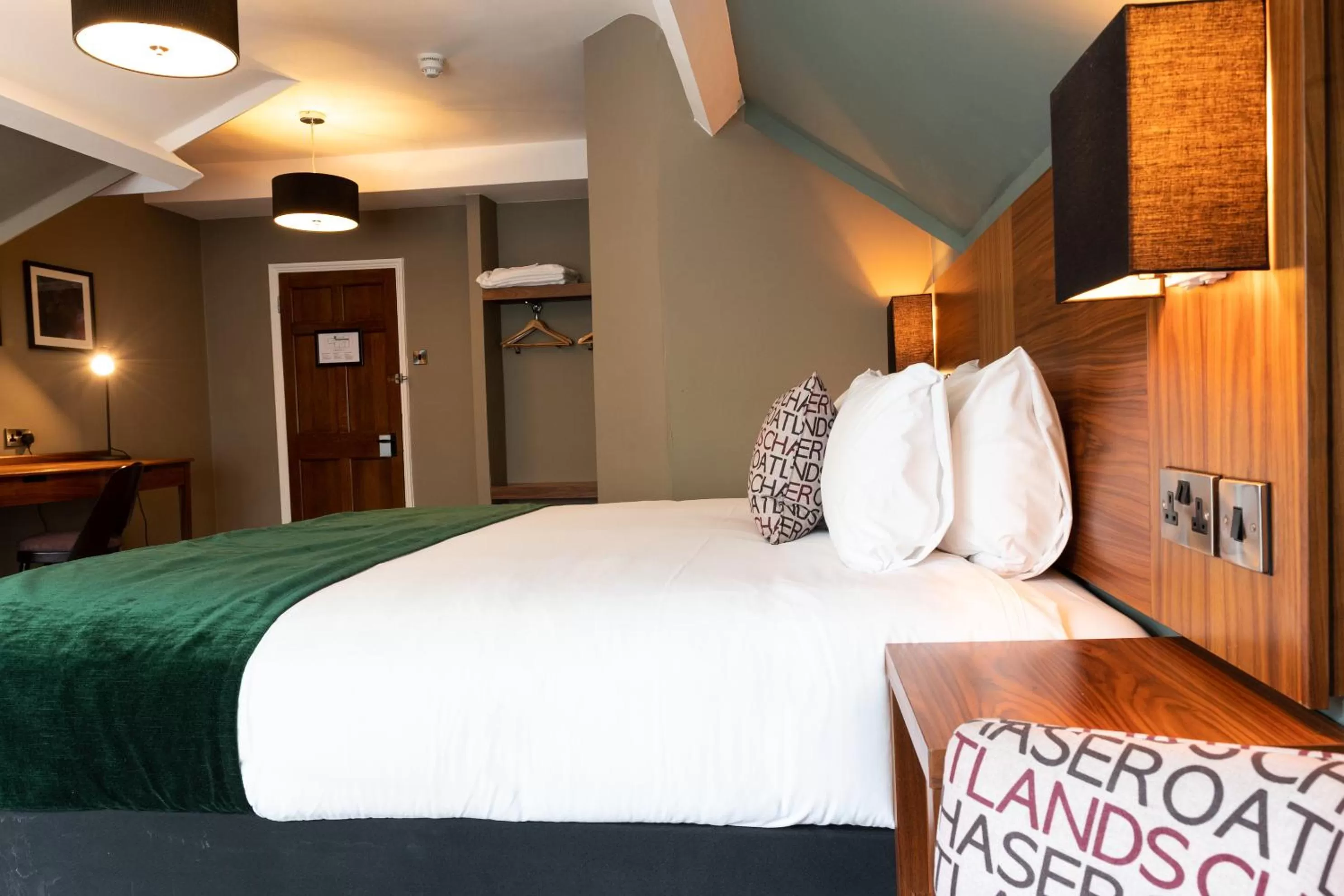 Bed in The Oatlands Chaser by Innkeeper's Collection