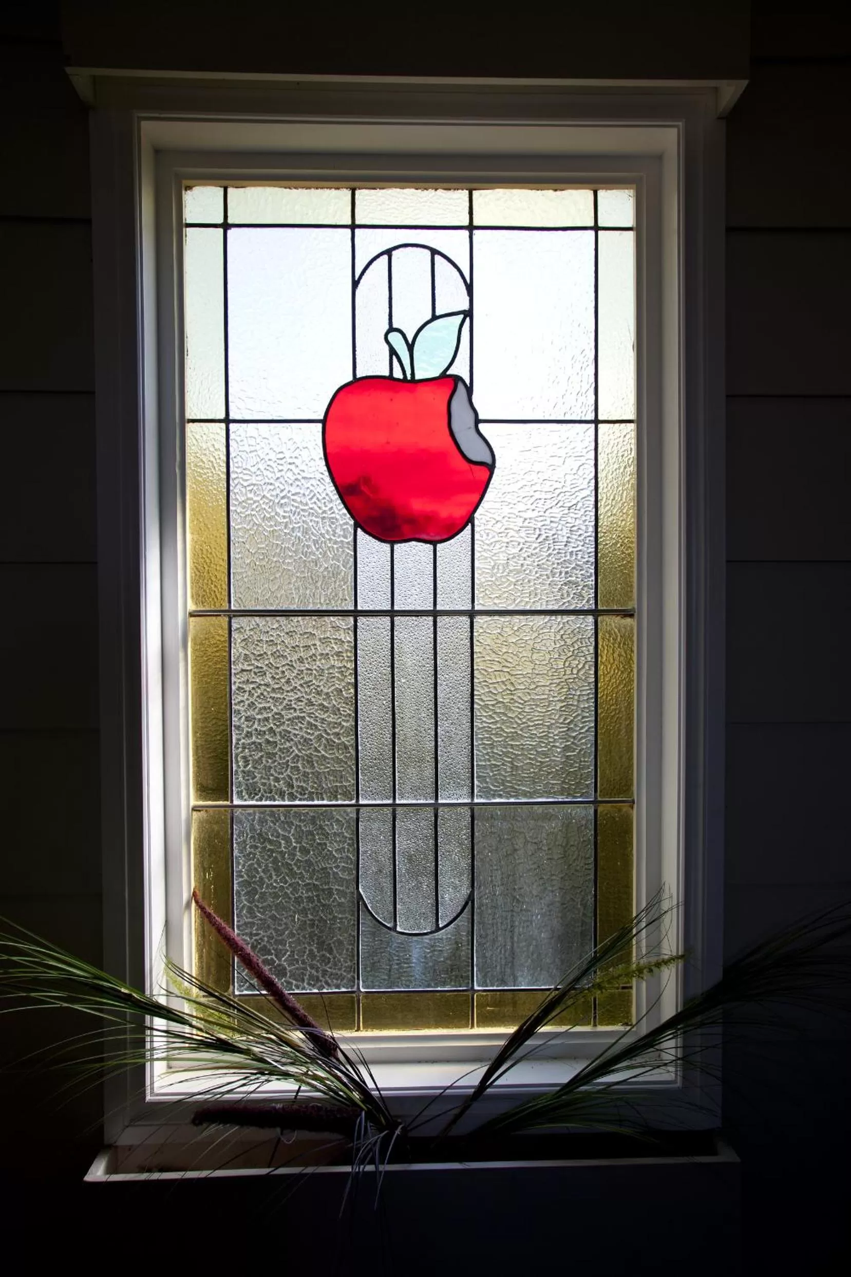 Decorative detail in Apple Motor Inn