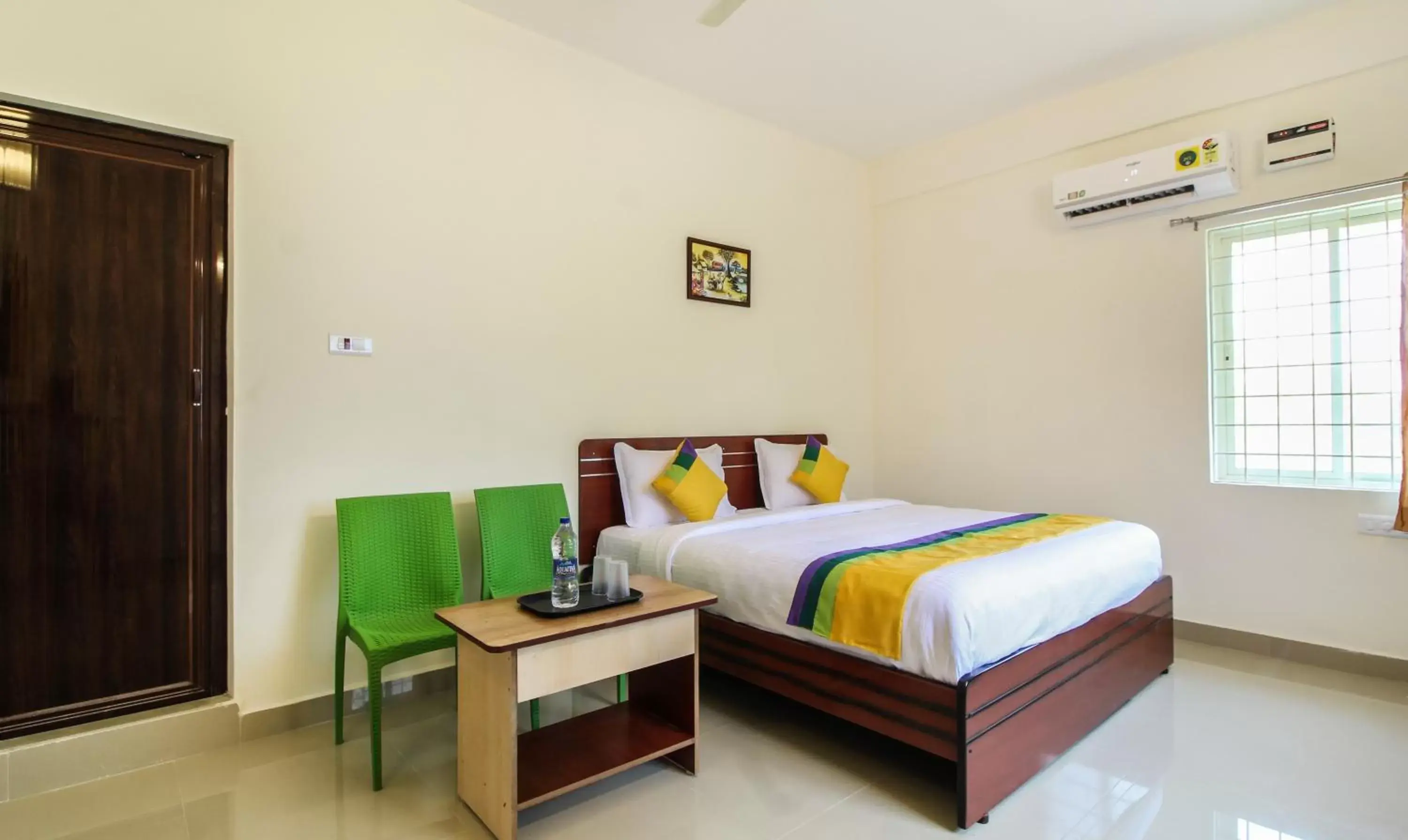 Deluxe Double Room - single occupancy in Itsy Hotels Riyas Grand Deluxe Double Room - single occupancy in Itsy Hotels Riyas Grand