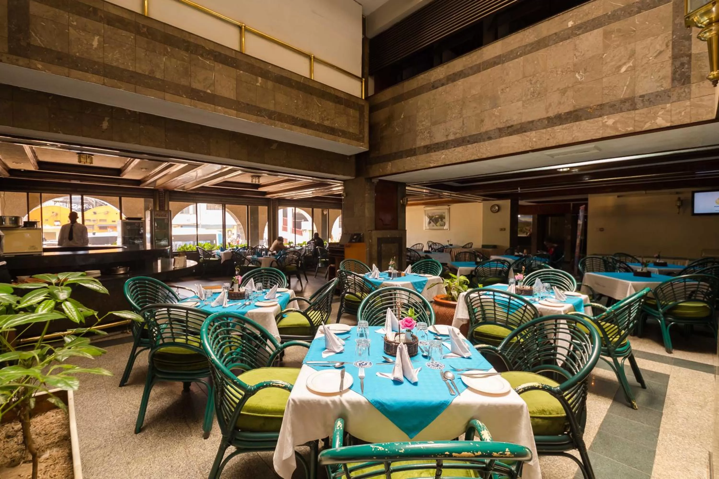 Restaurant/places to eat in Marble Arch Hotel