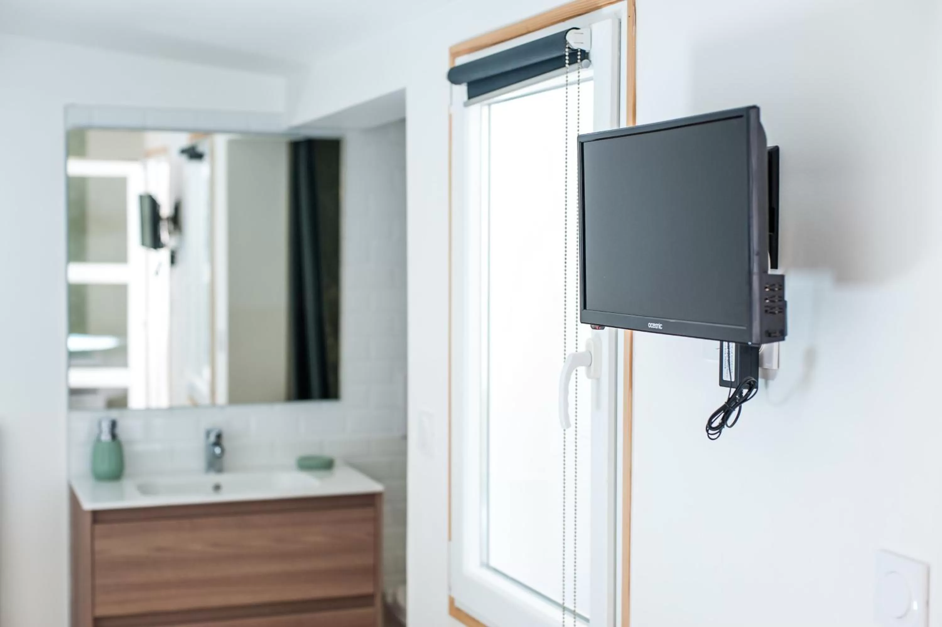 TV/Entertainment Center in **Auberge de l'Aude**