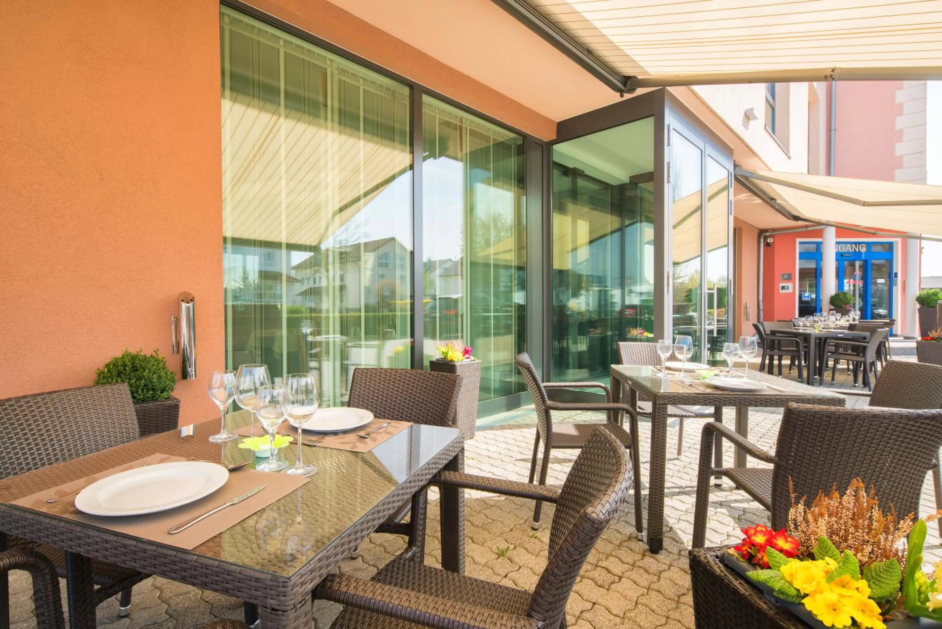 Facade/entrance in Hotel Meridian ***superior