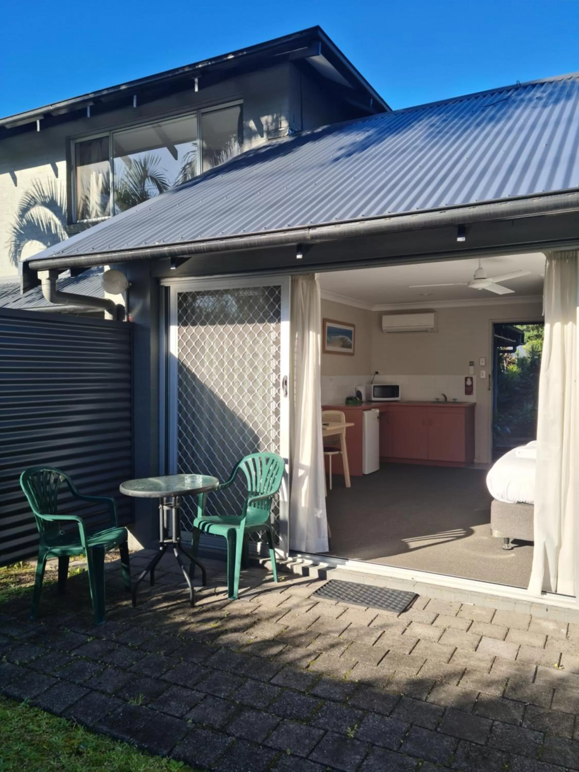 Patio in The Park Hotel Motel, Suffolk Park