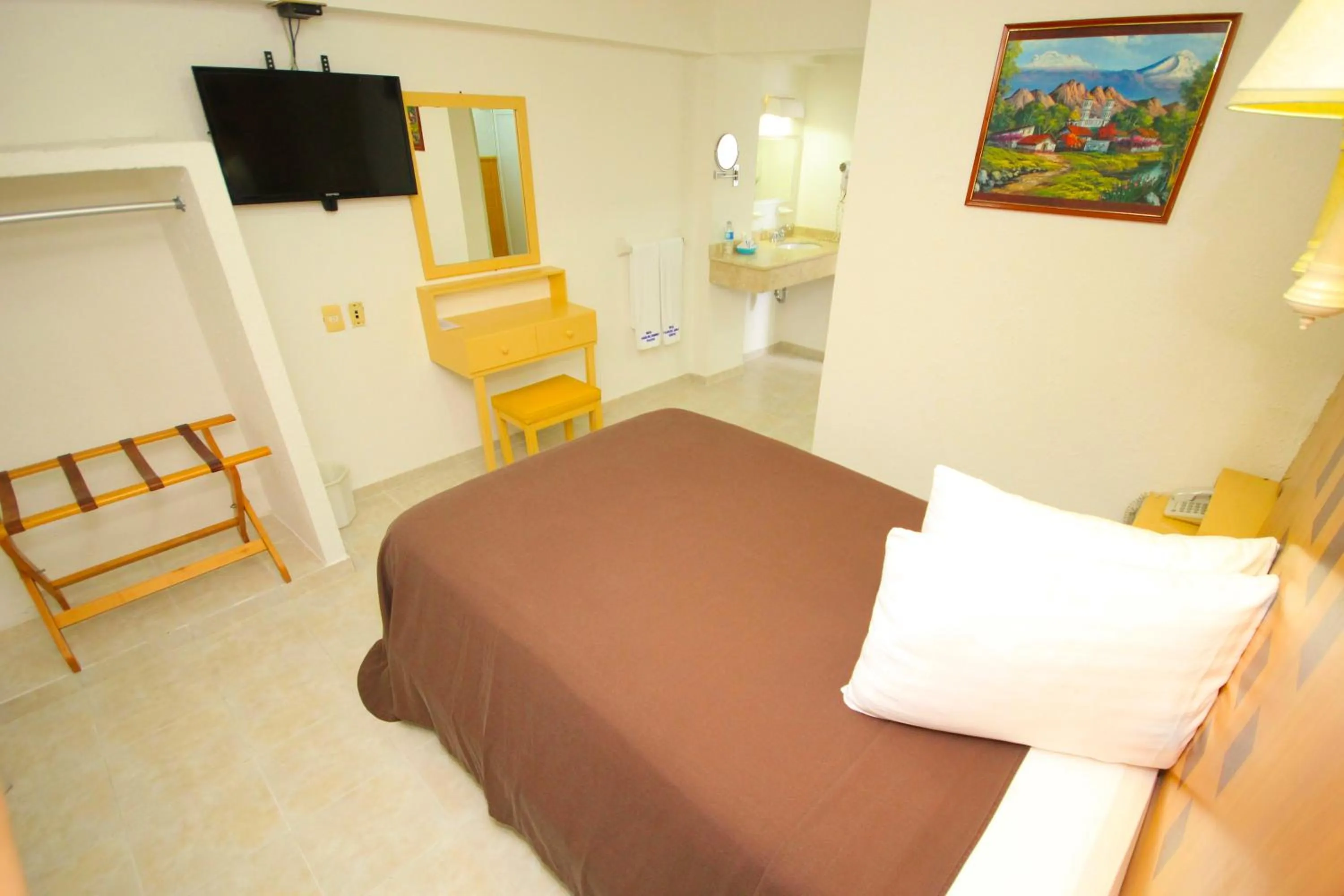 Photo of the whole room, Bed in Hotel Posada del Carmen