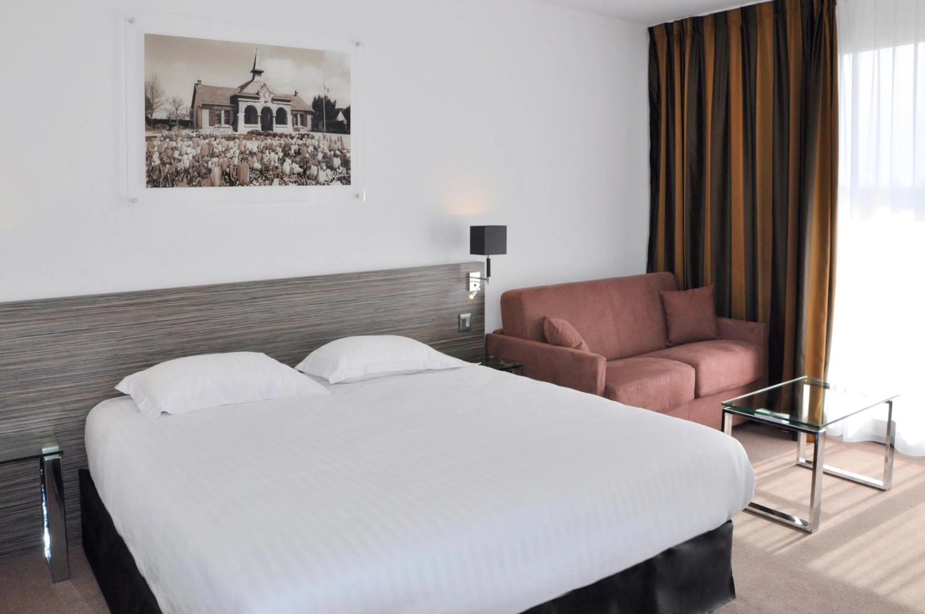 Bed in Golden Tulip La Baule Hotel and Residence