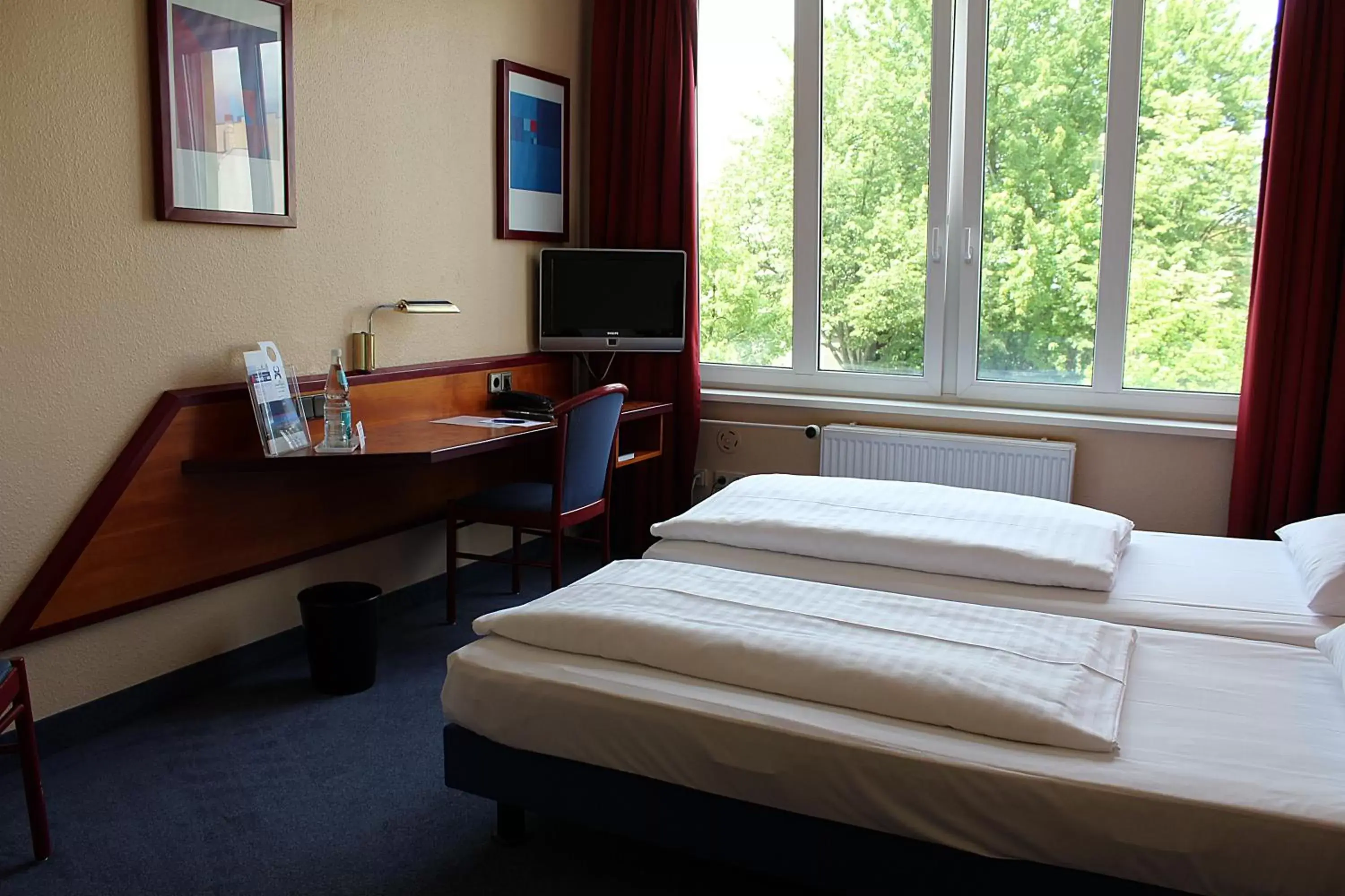 Economy Double Room in PLAZA INN Berlin Charlottenburg Economy Double Room in PLAZA INN Berlin Charlottenburg