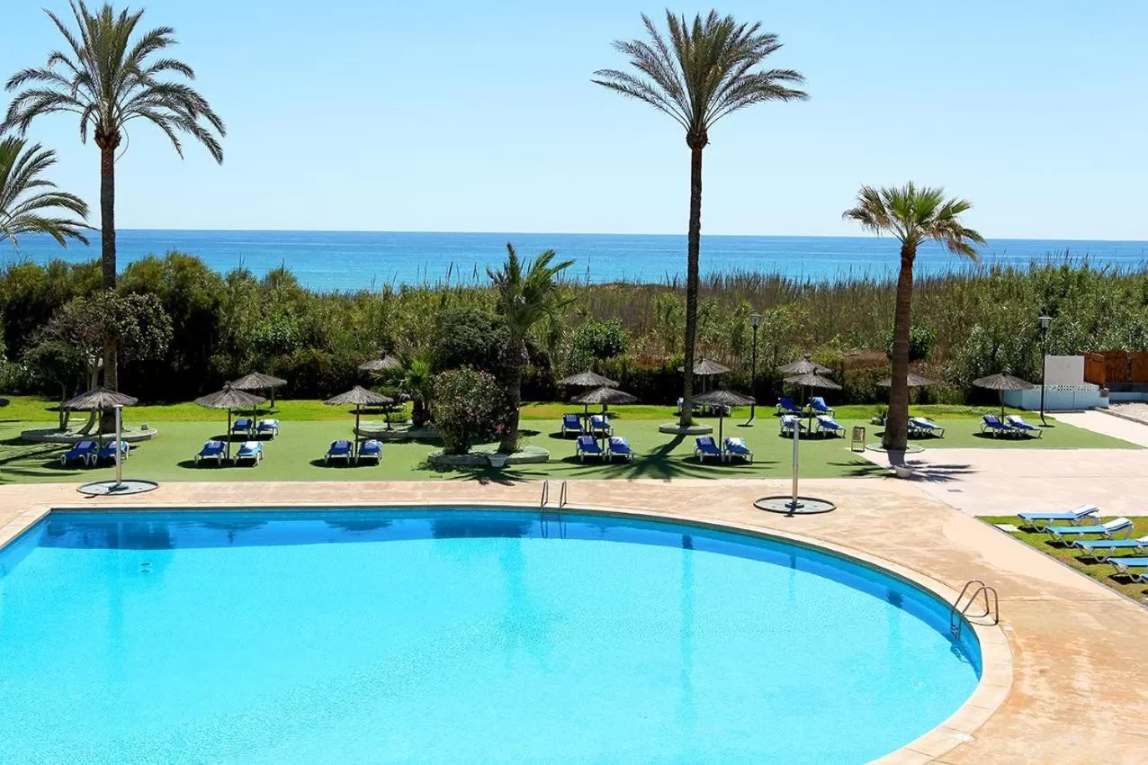 Swimming pool in Hotel Playas de Guardamar