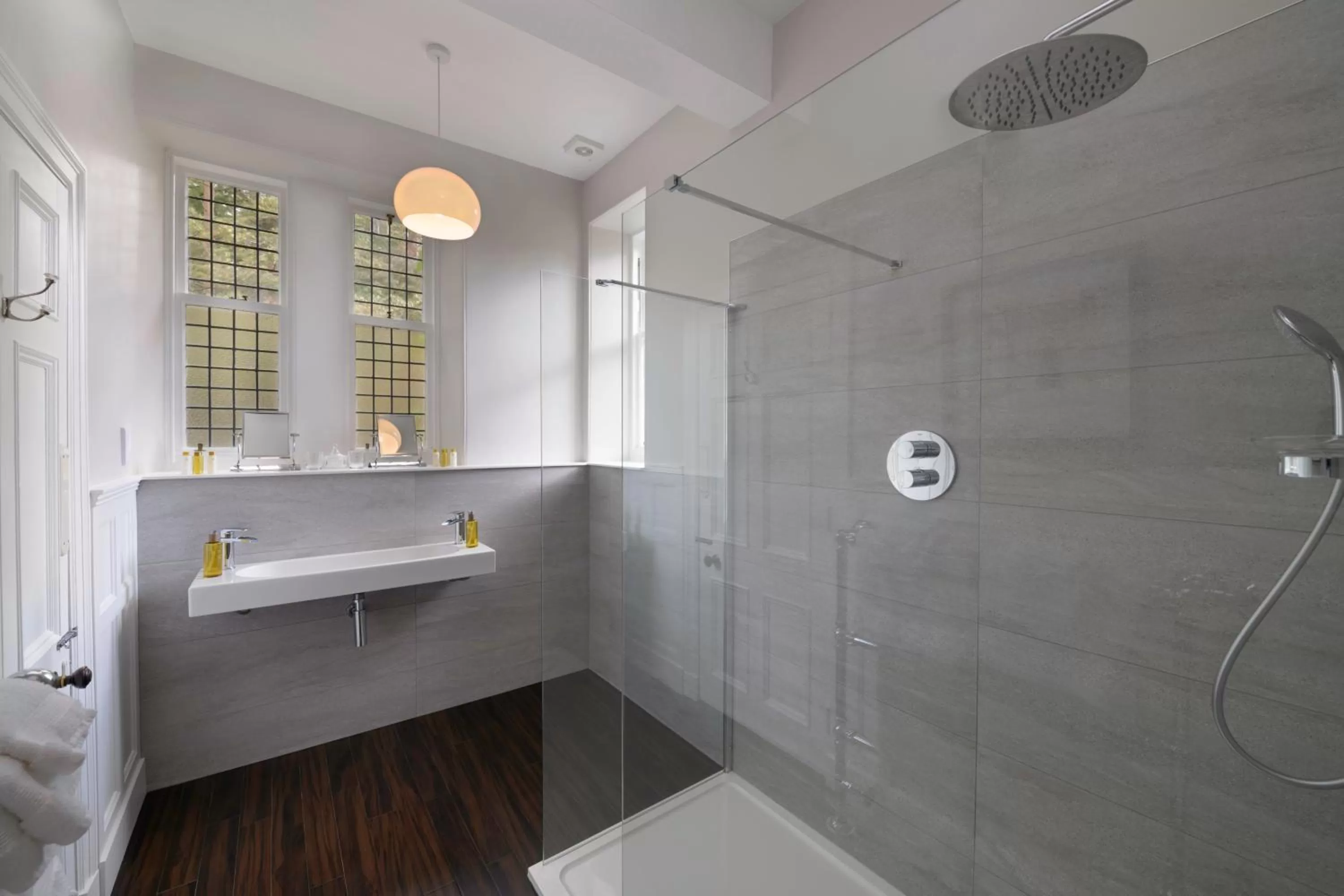 Bathroom in Lys-Na-Greyne Country House