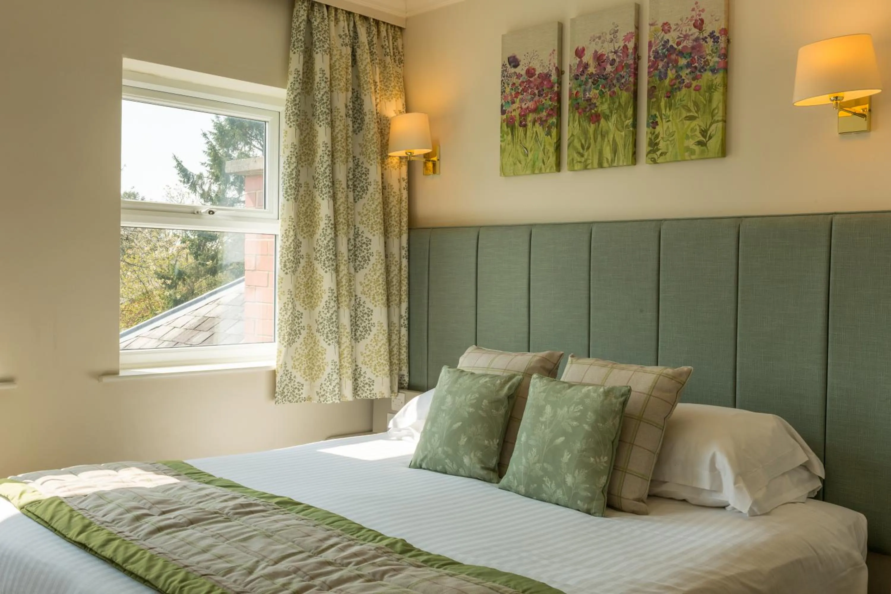 Photo of the whole room, Bed in Best Western Sysonby Knoll Hotel