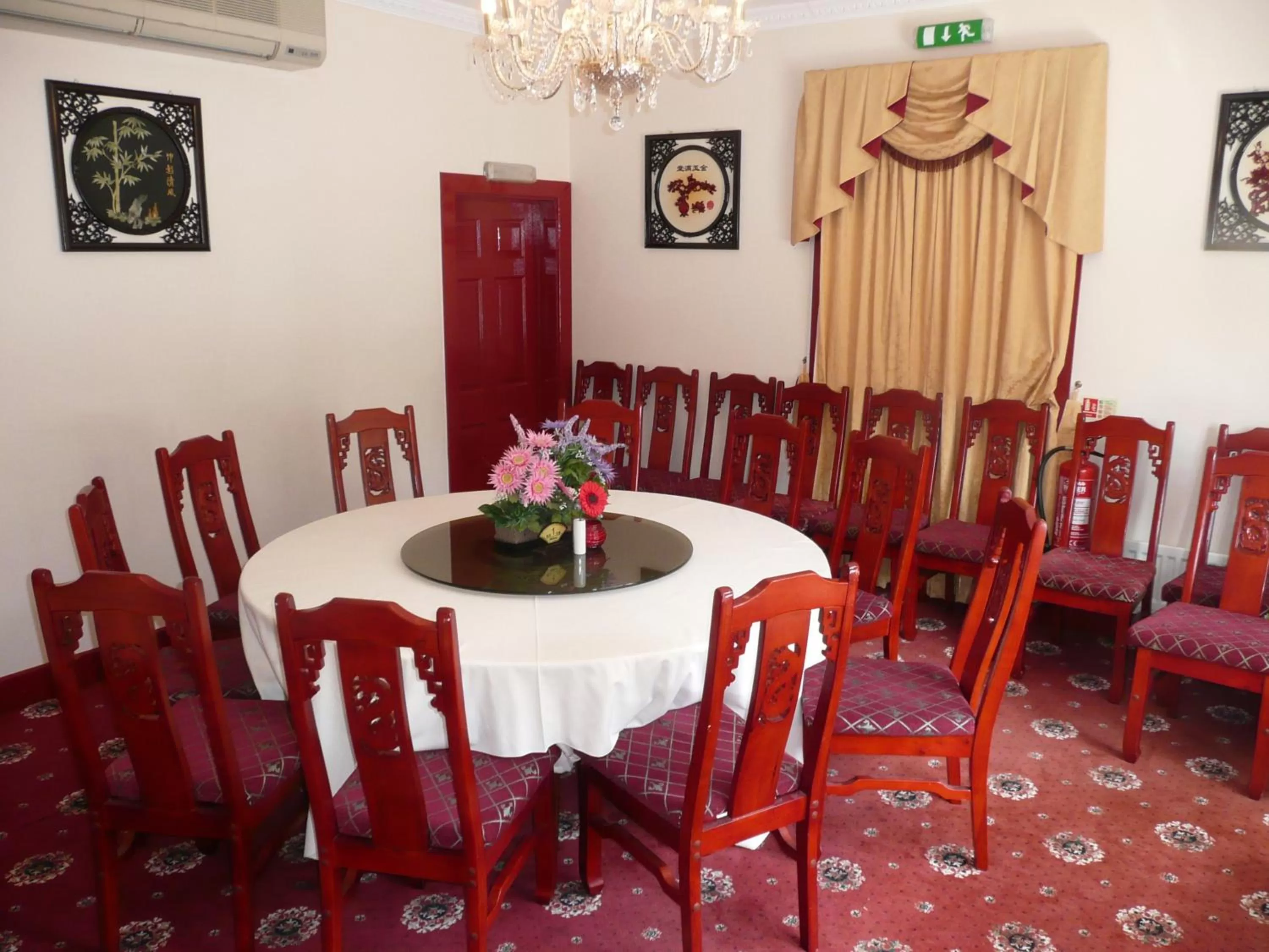 Dining area in Beijing Dragon Hotel