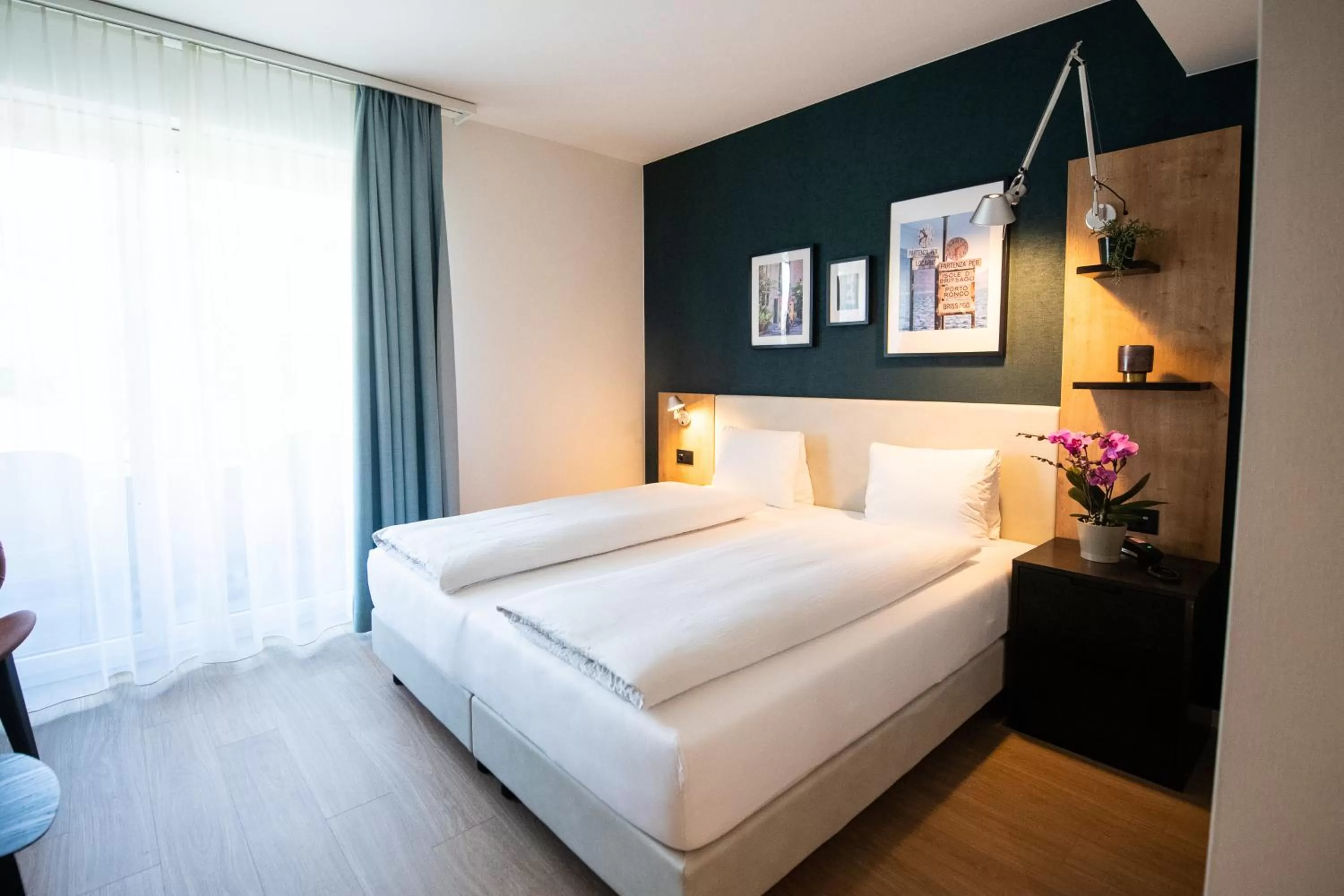 Bedroom, Bed in Ascona Lodge, Pool & Garden Retreat