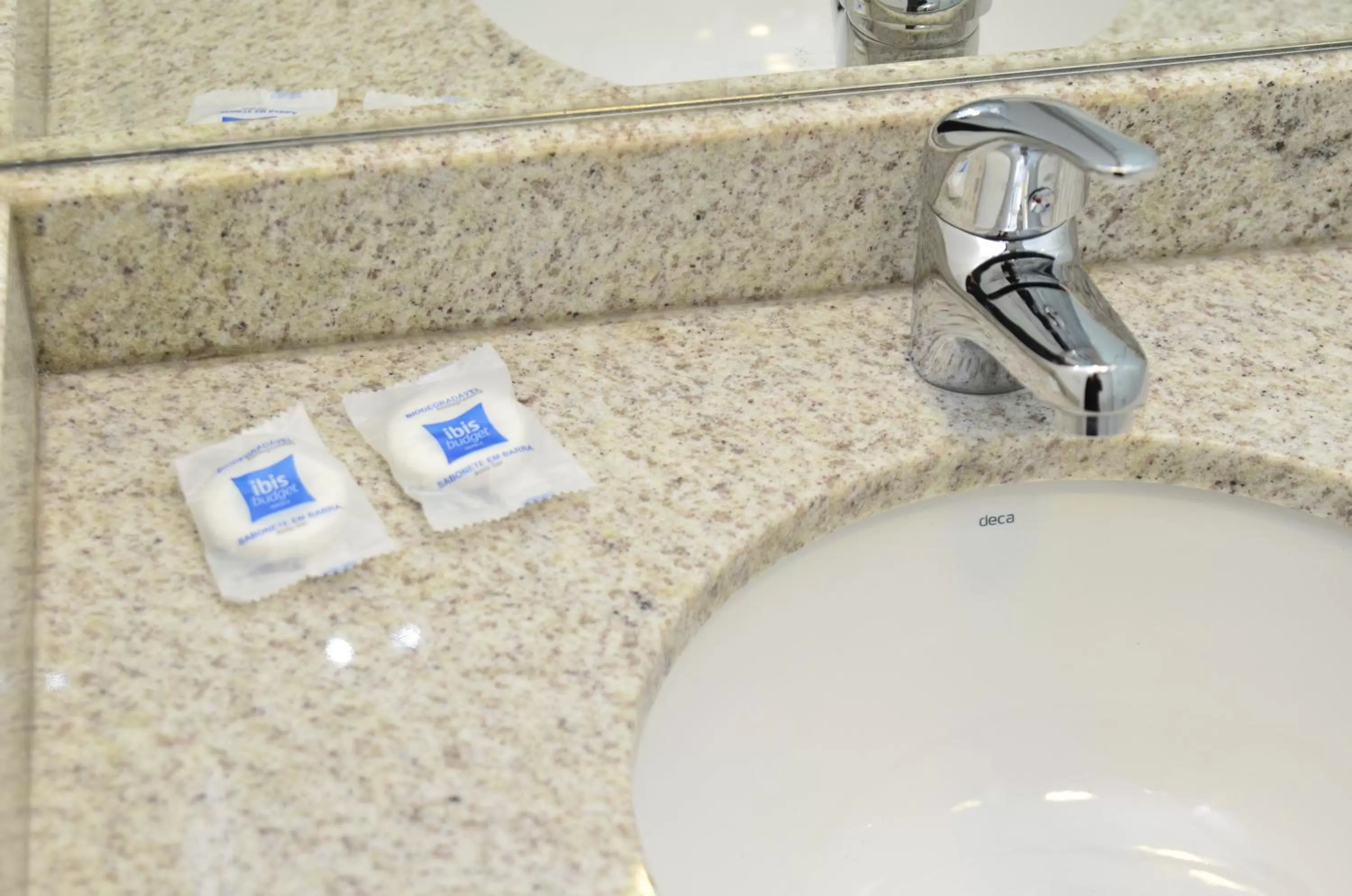 Bathroom in ibis budget Curitiba Aeroporto