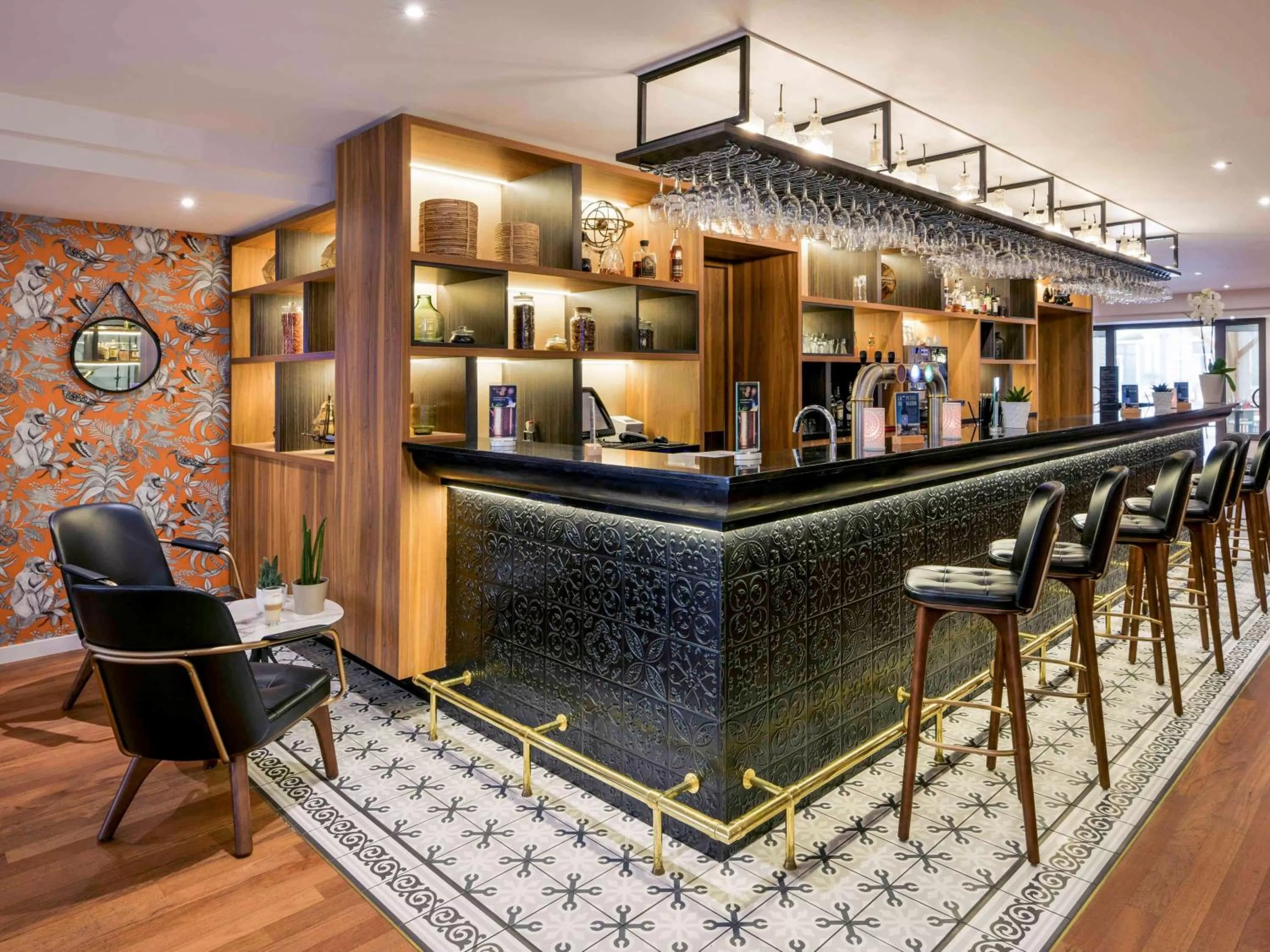 Lounge or bar in Mercure Bordeaux Chateau Chartrons