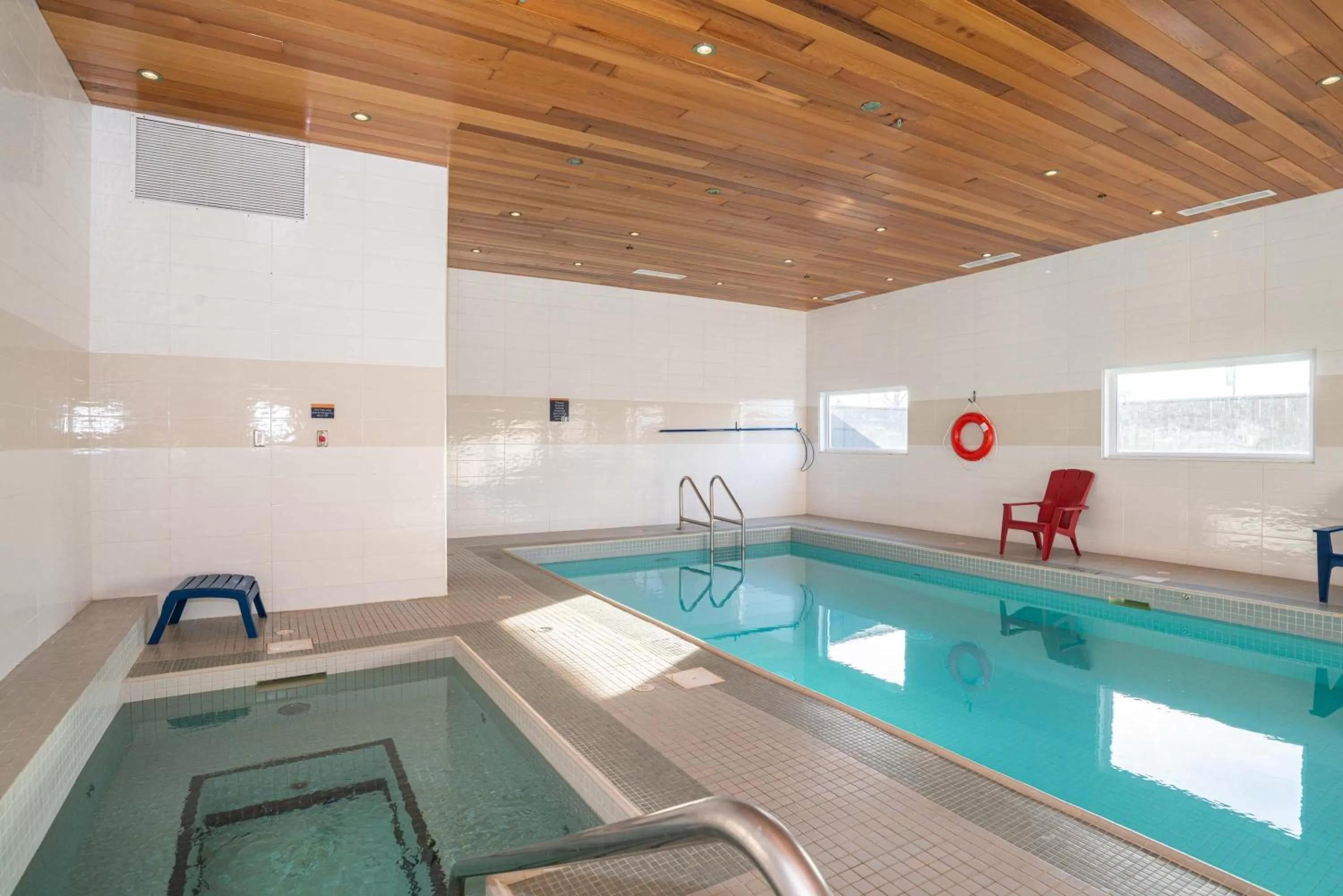 Swimming pool in Sandman Hotel Red Deer