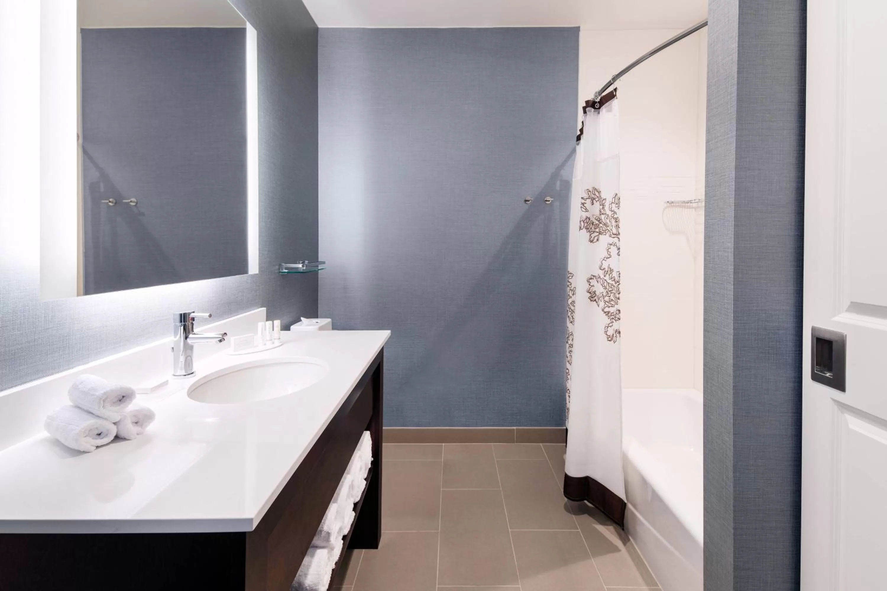 Bathroom in Residence Inn by Marriott Chicago Downtown/Loop