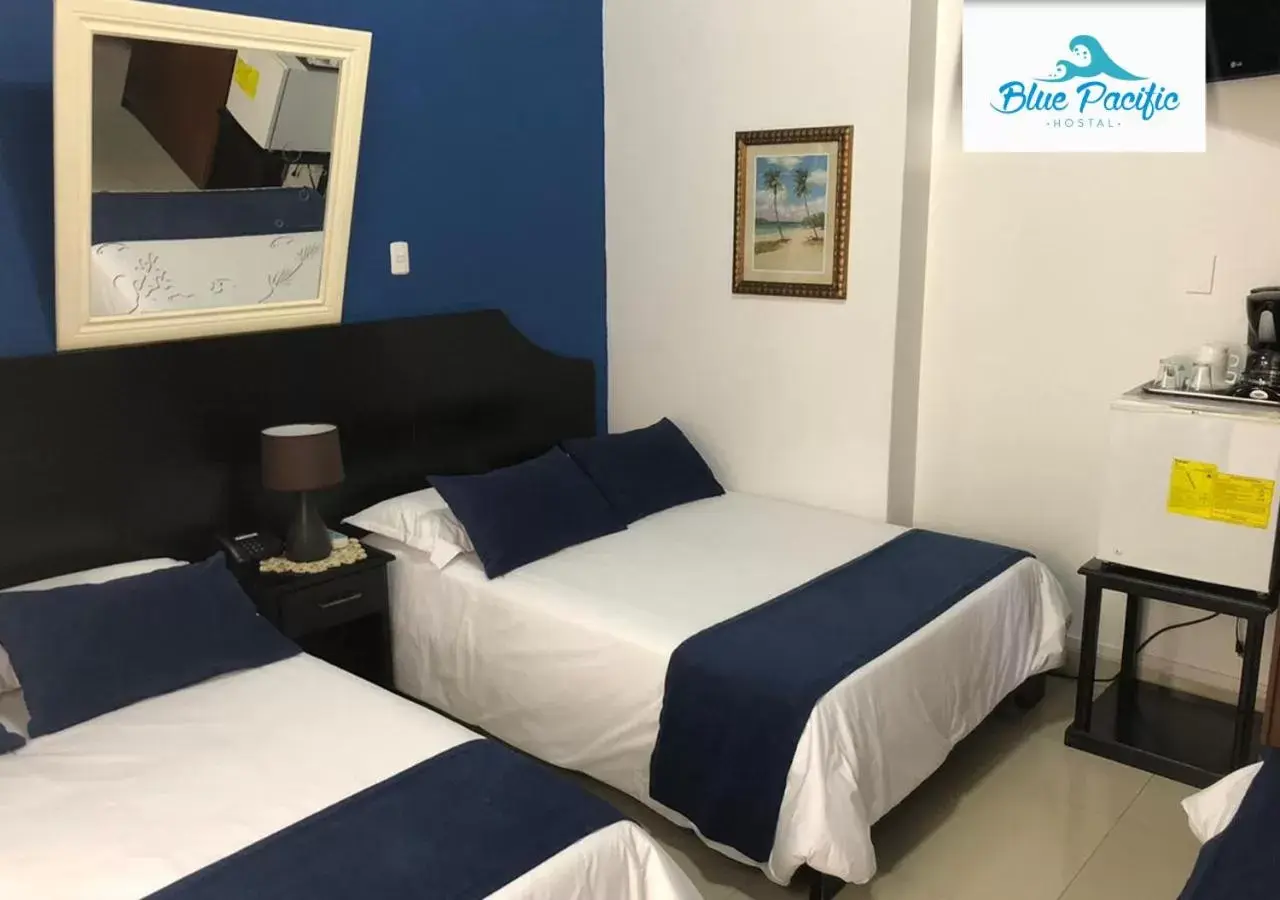 Double or Twin Room in Hostal Blue Pacific Double or Twin Room in Hostal Blue Pacific