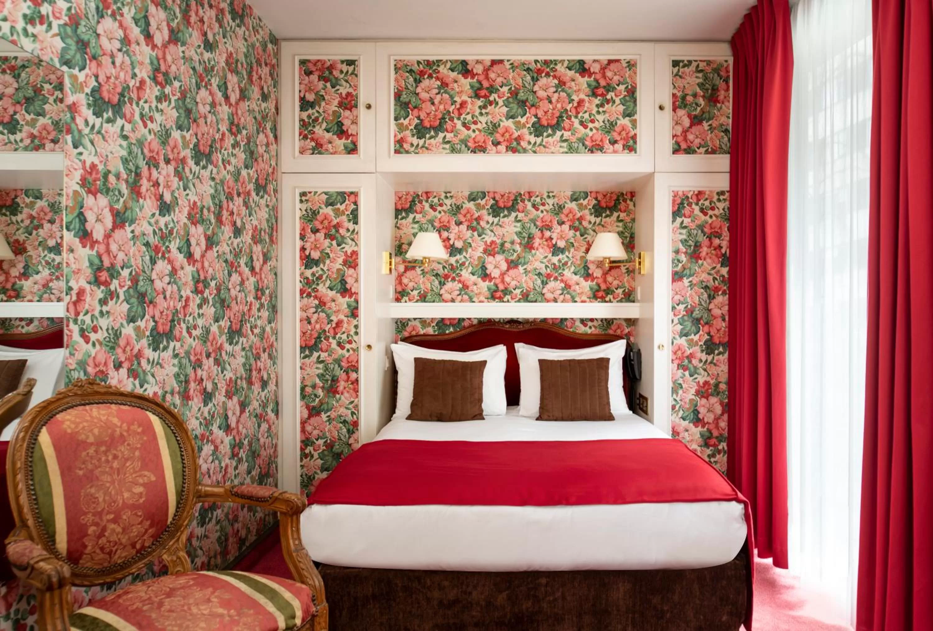 Bed in Abaca Messidor by Happyculture