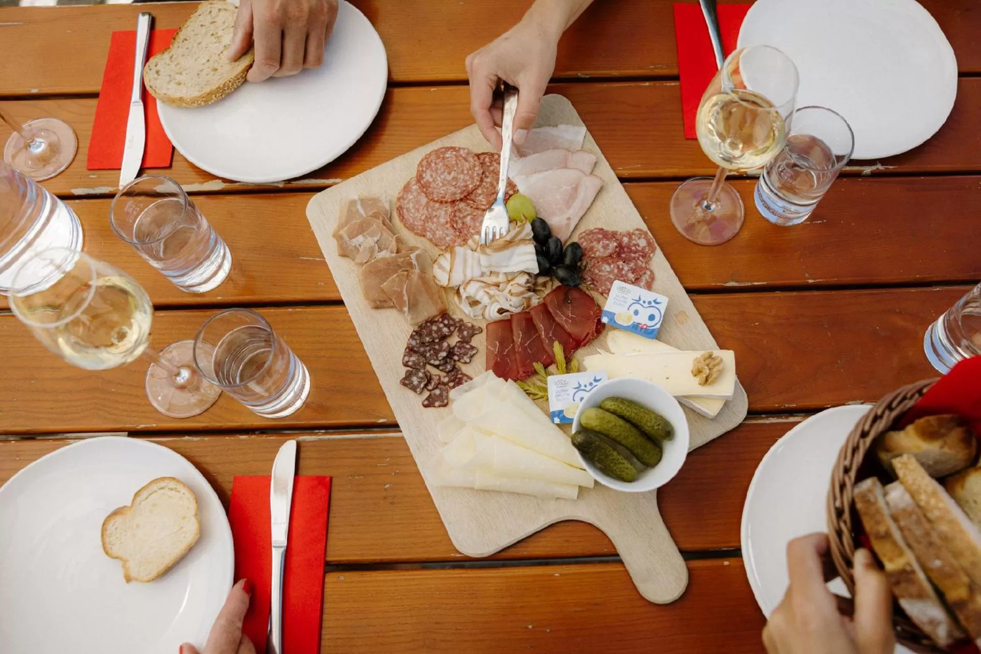 Restaurant/places to eat in Berghotel Engstligenalp Adelboden