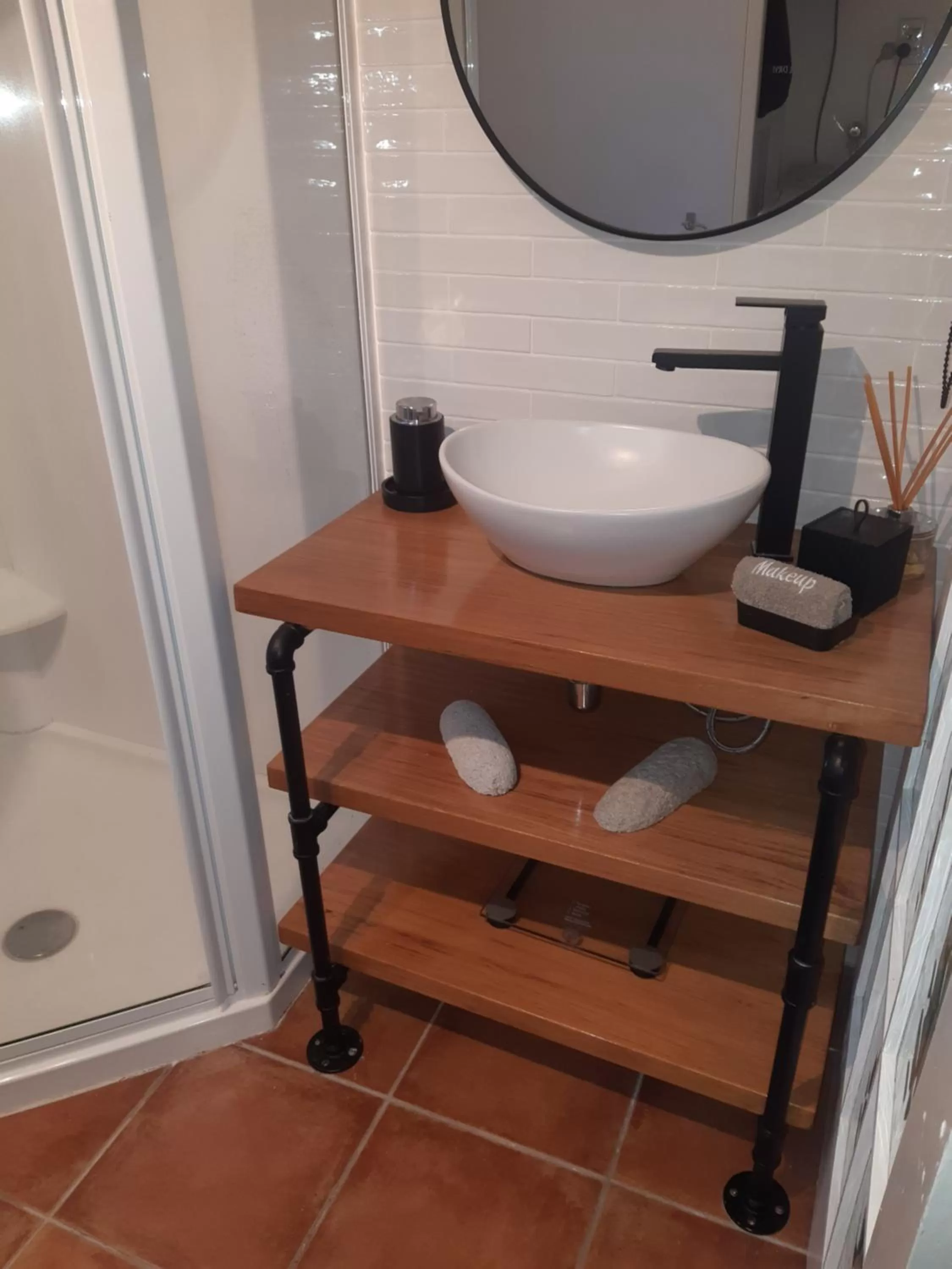 Bathroom in Harbour View Cottage