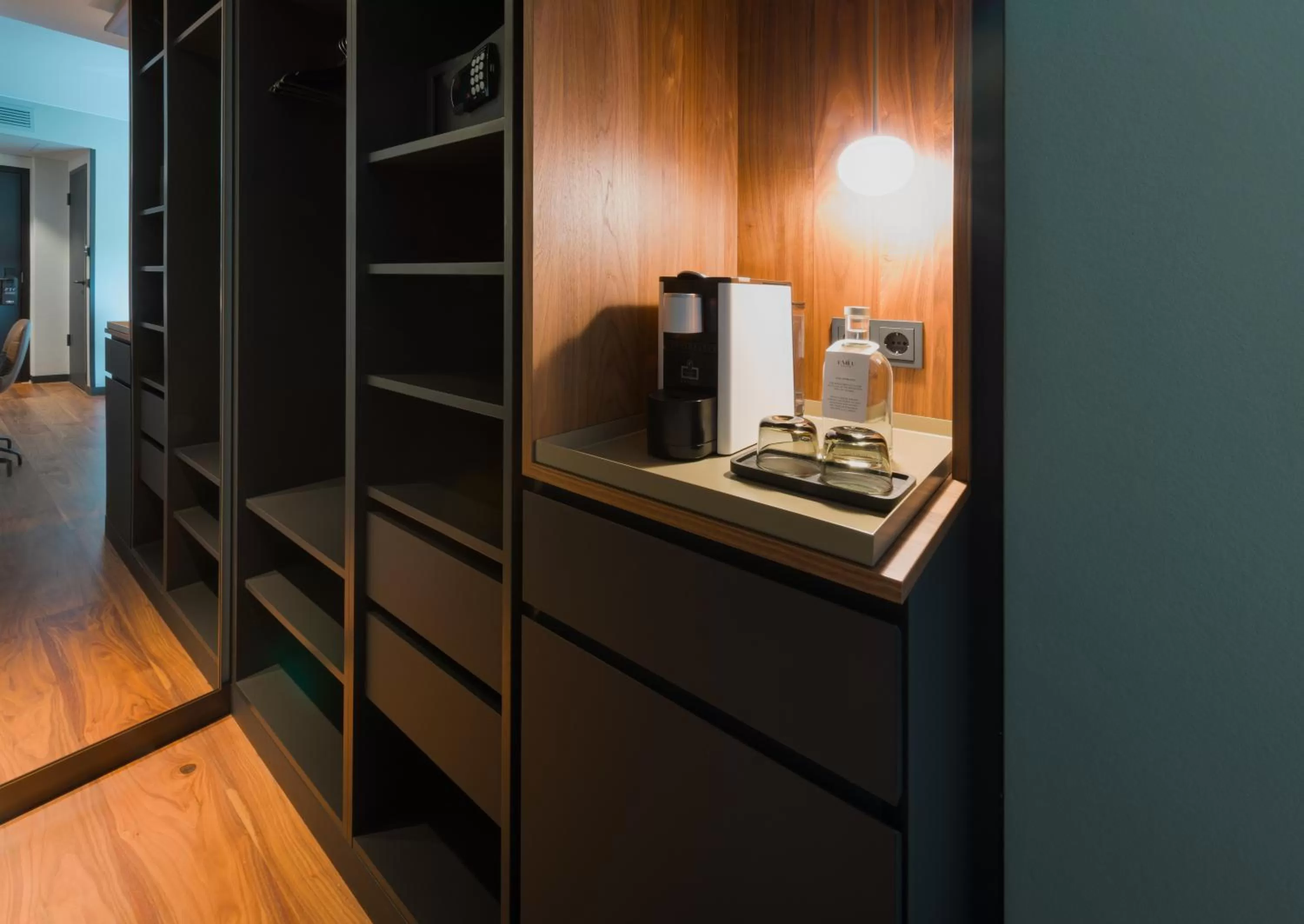 Coffee/tea facilities in EmiLu Design Hotel