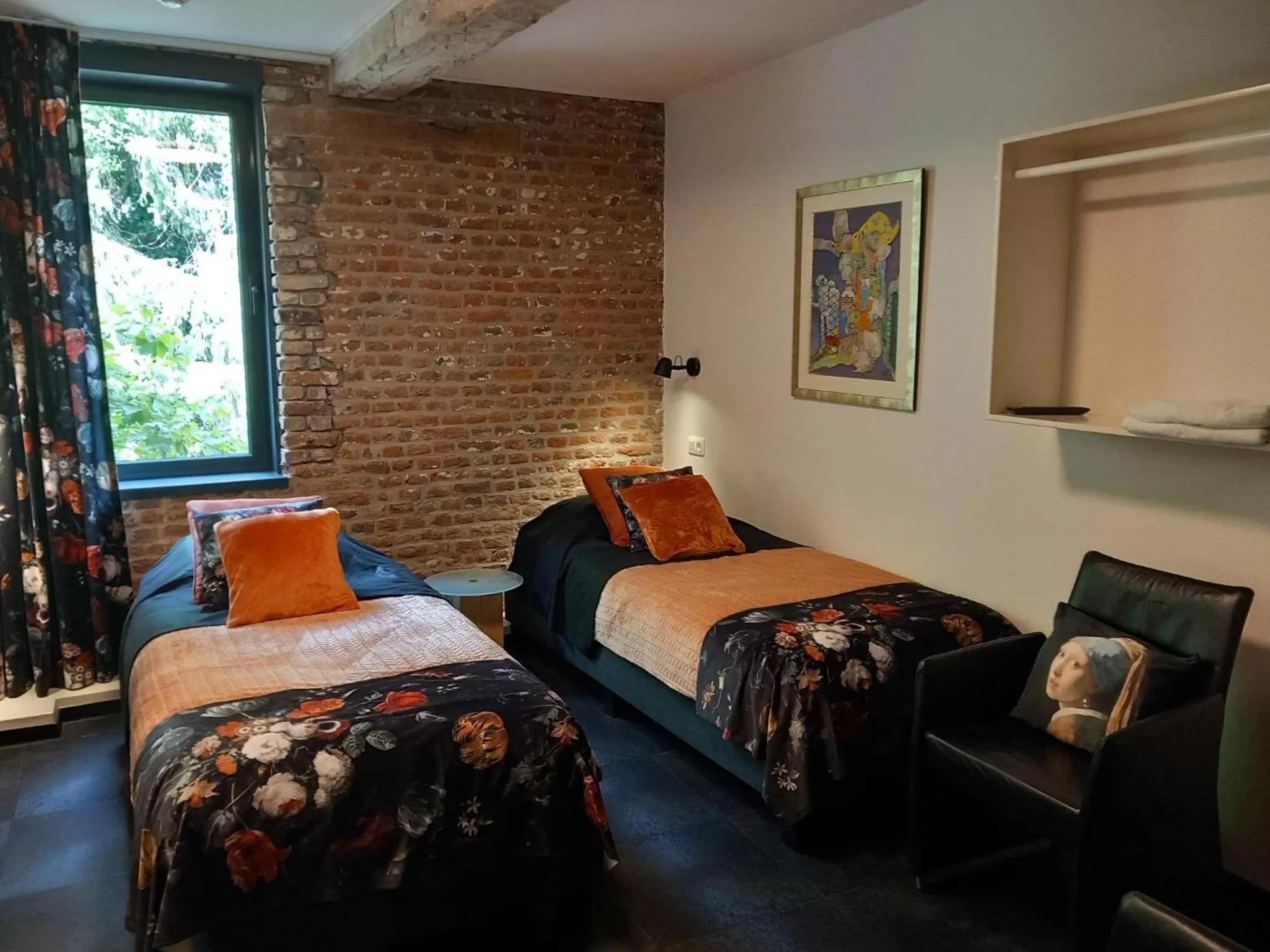 Bed in Meschermolen, overnachten in de schuur