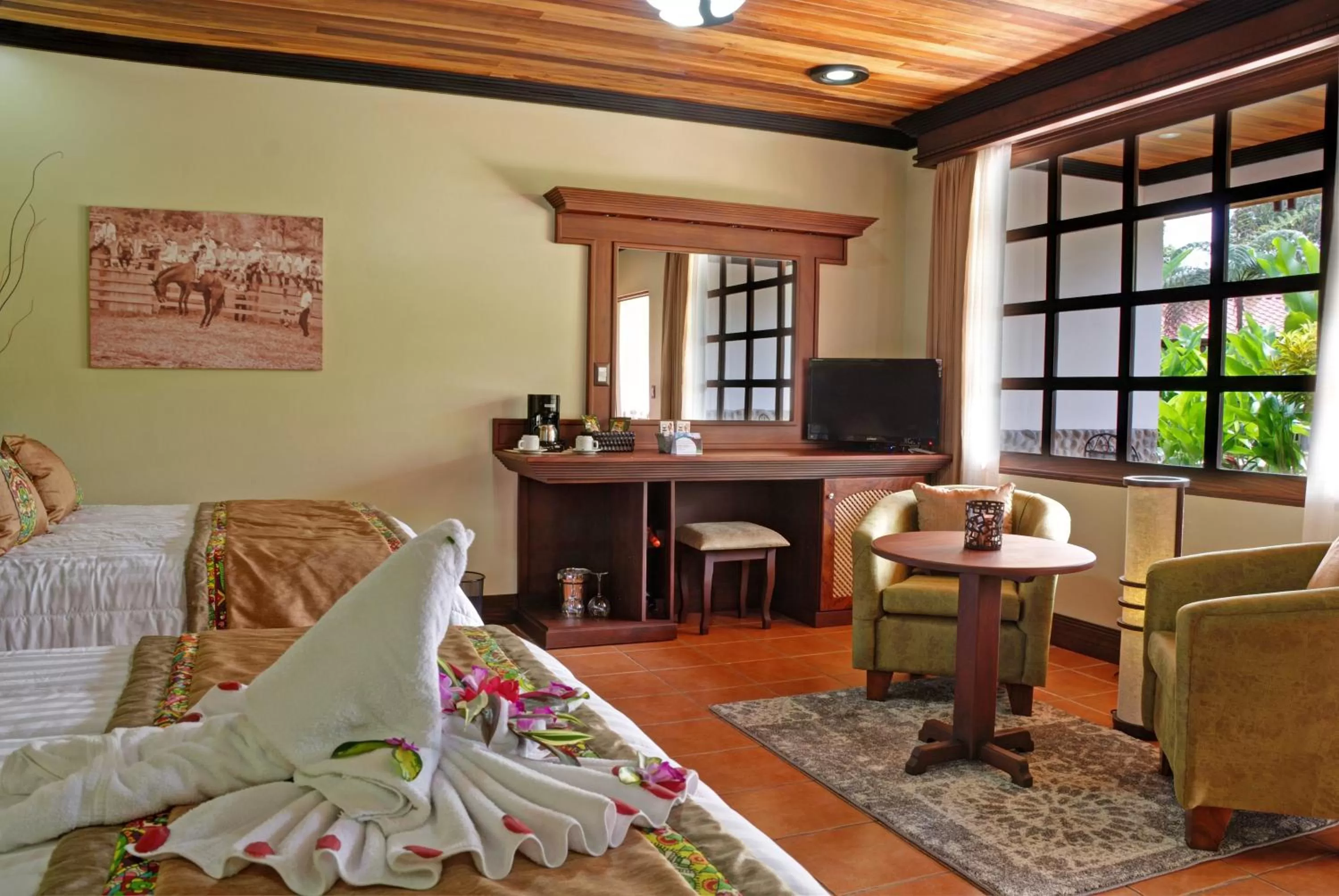 TV and multimedia in Volcano Lodge, Hotel & Thermal Experience