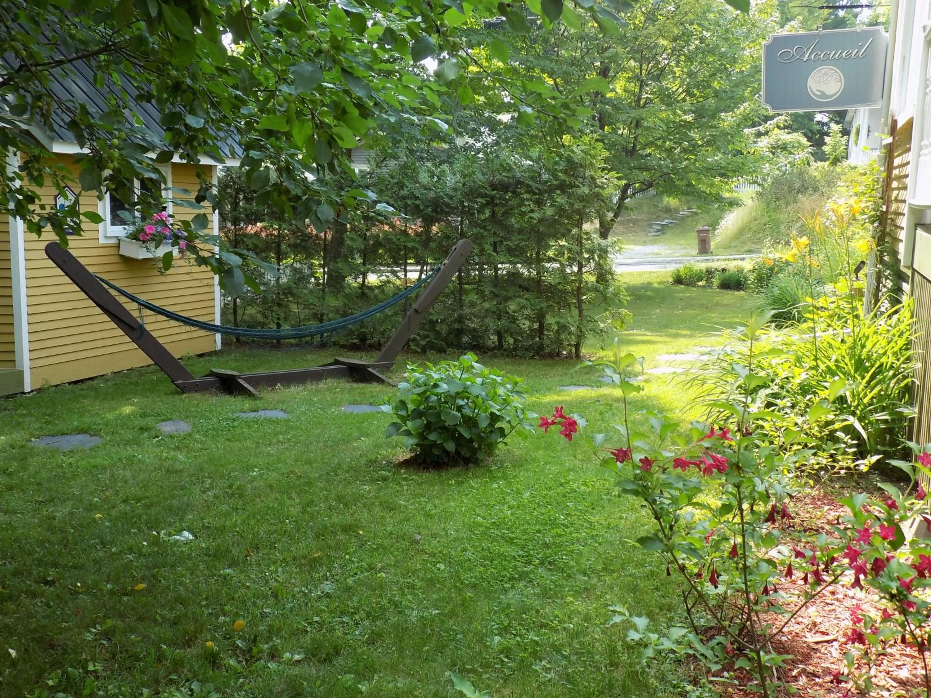 Garden in À L'Ancestrale B&B