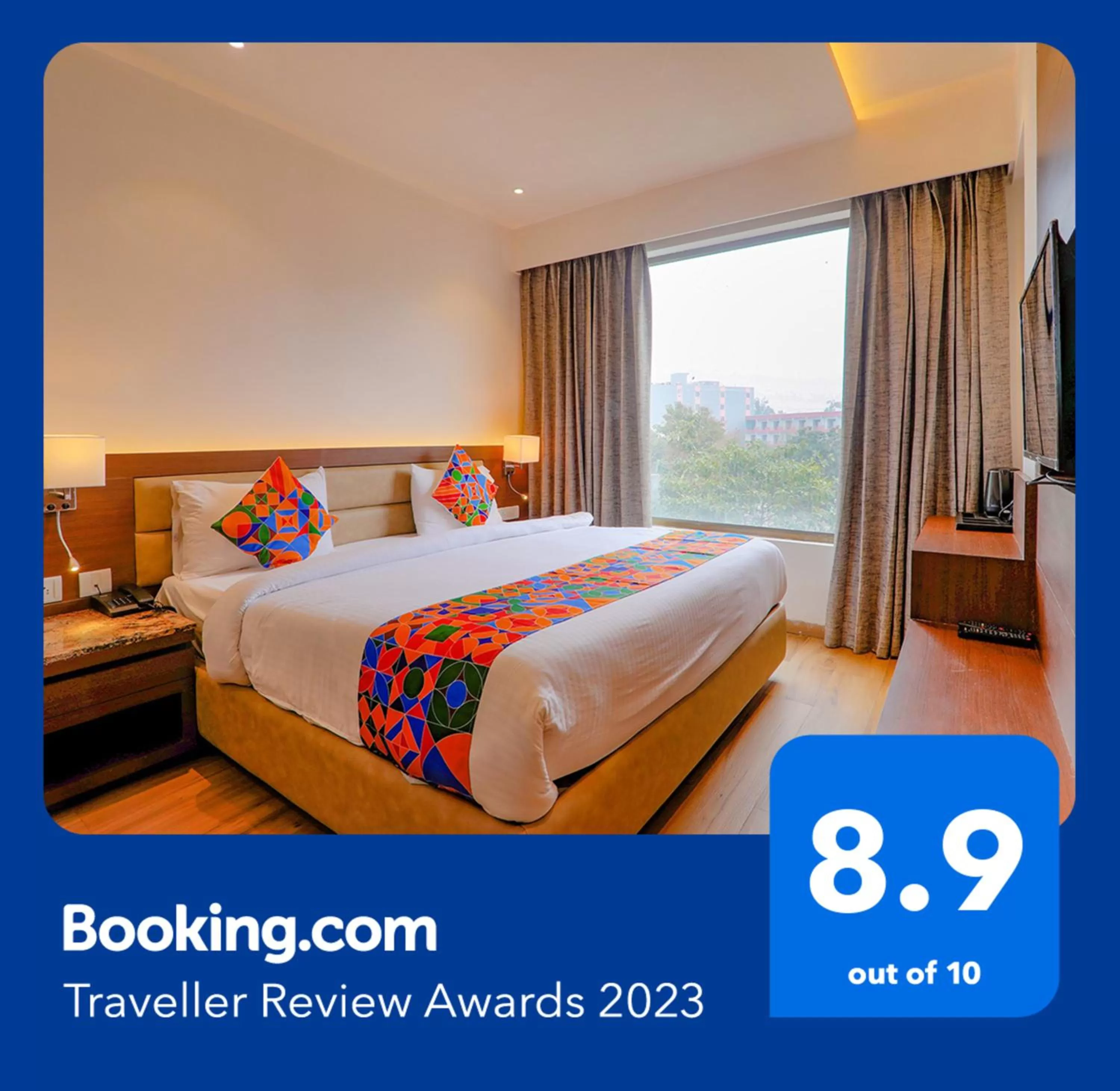 Communal lounge/ TV room in FabHotel Aurelia Grand