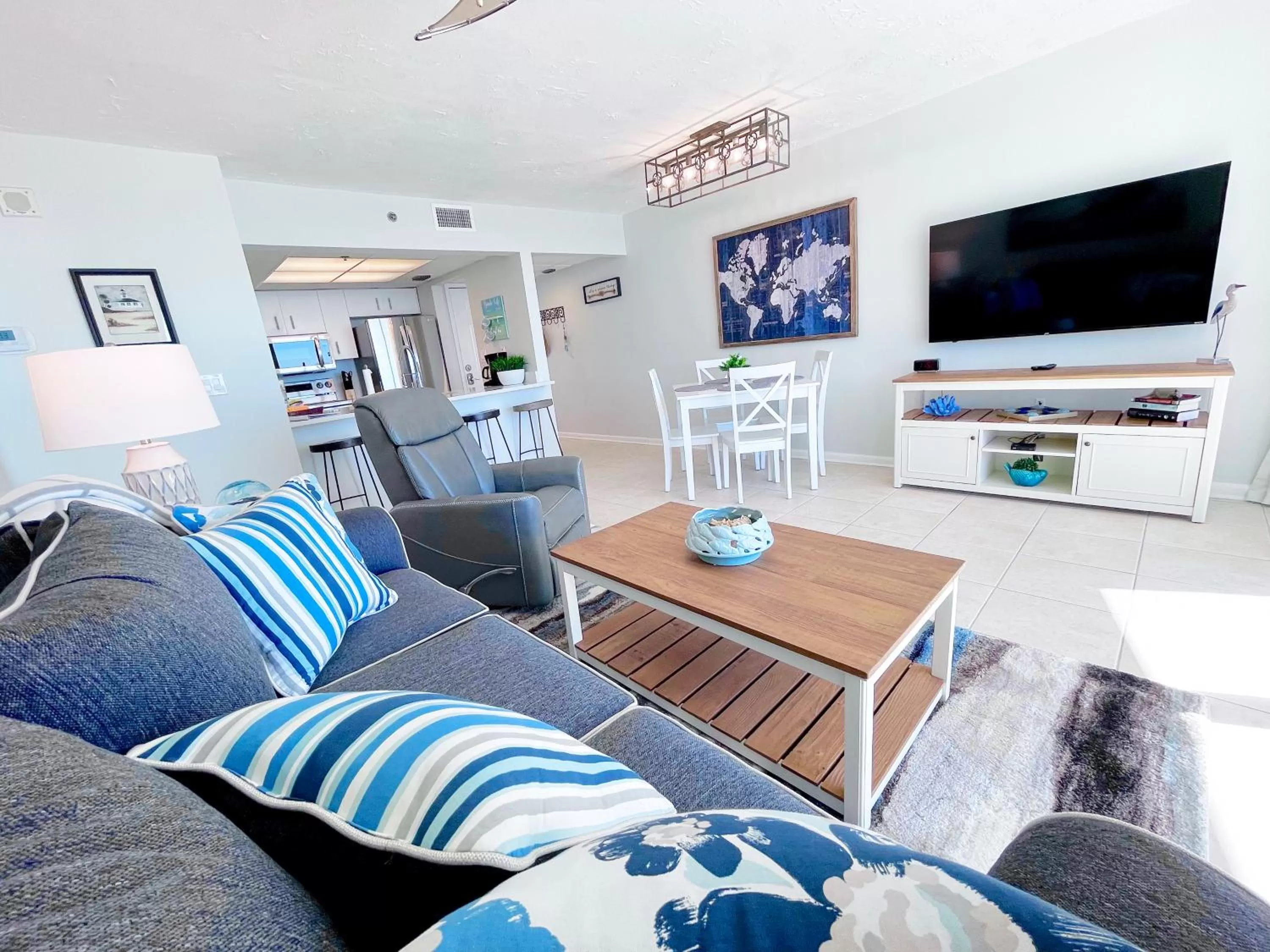 Kitchen or kitchenette in Emerald Bay Escape