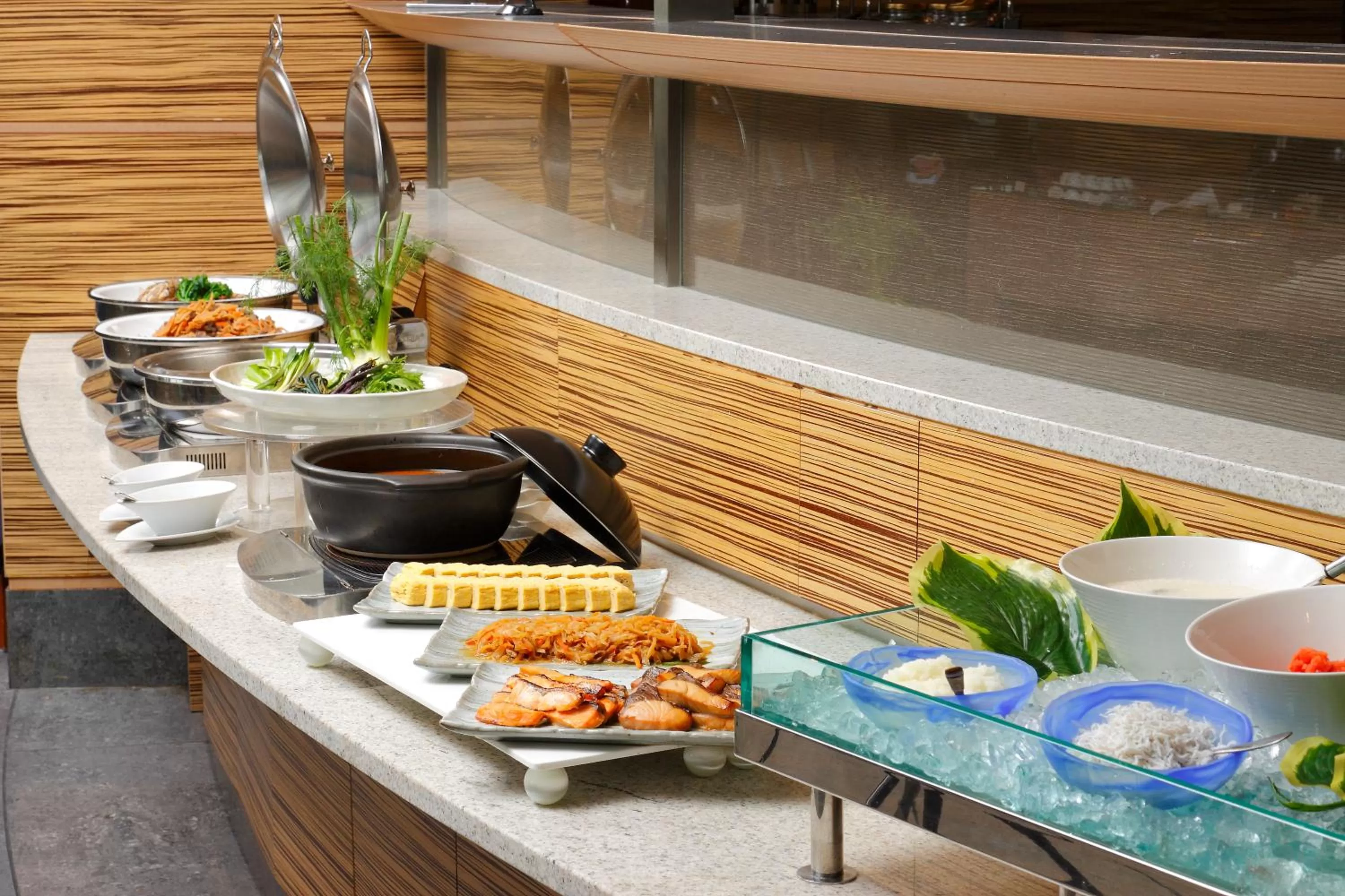 Food and drinks in Haneda Excel Hotel Tokyu Haneda Airport Terminal 2