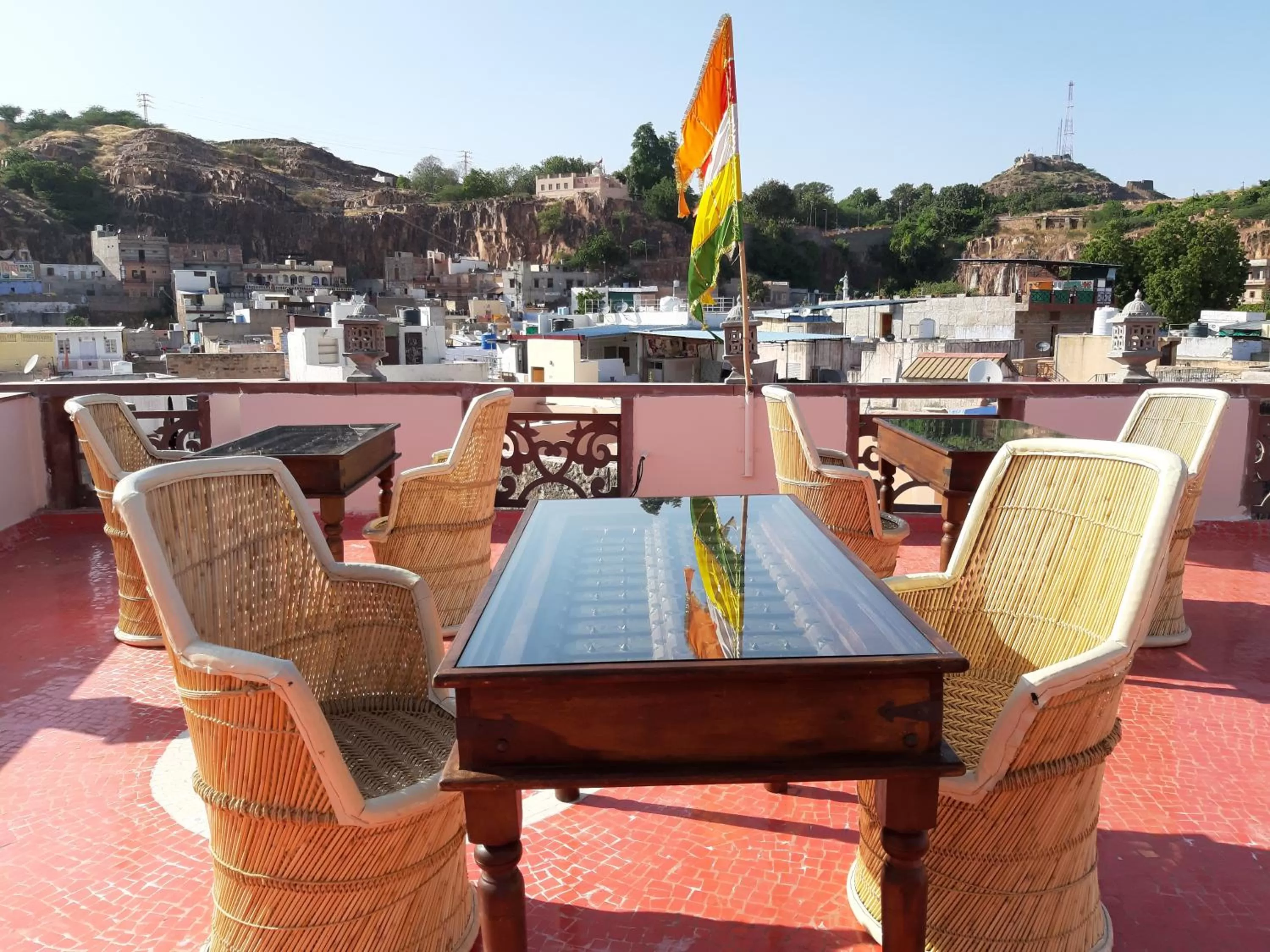 Restaurant/places to eat in Corsican Haveli