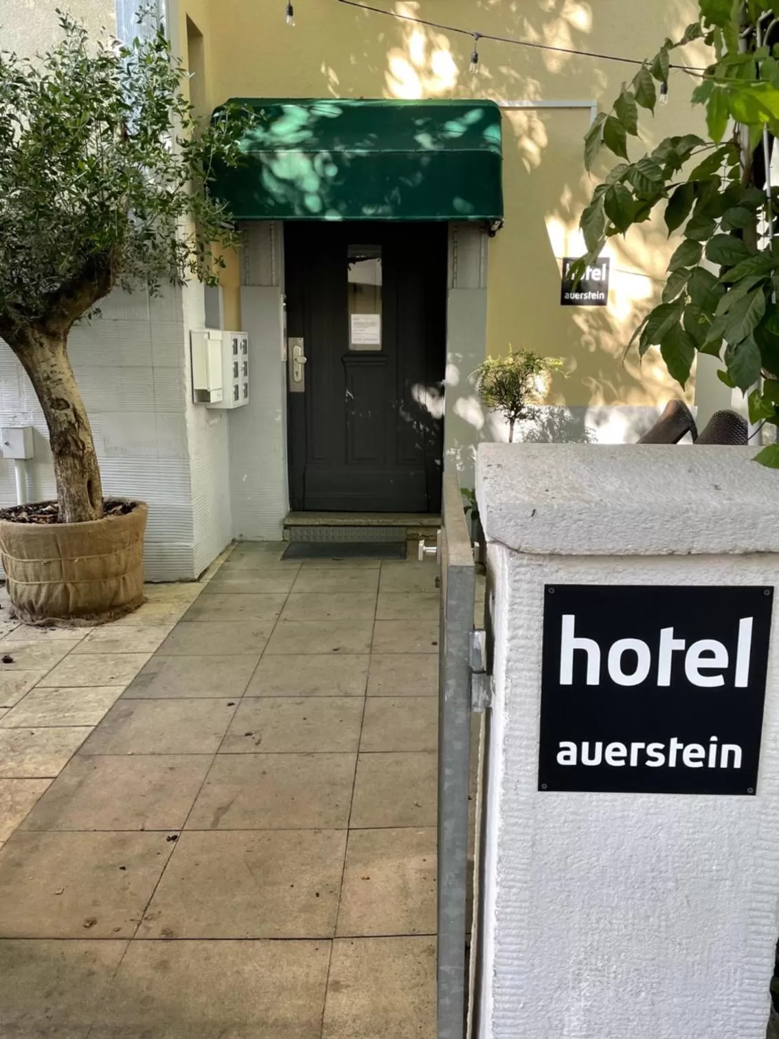 Property building in AUERSTEIN-Hotels auerstein & auerstein-mono