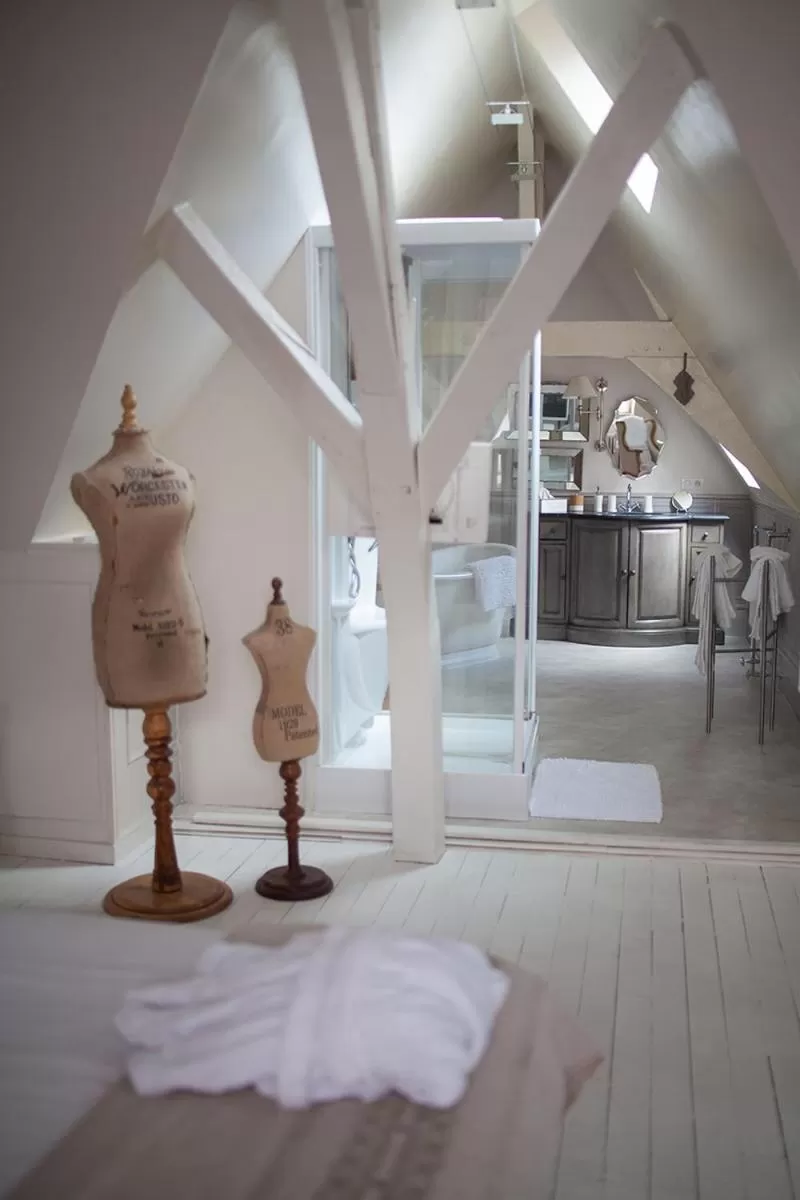 Bathroom, Bed in Bienvenue Chez Nous