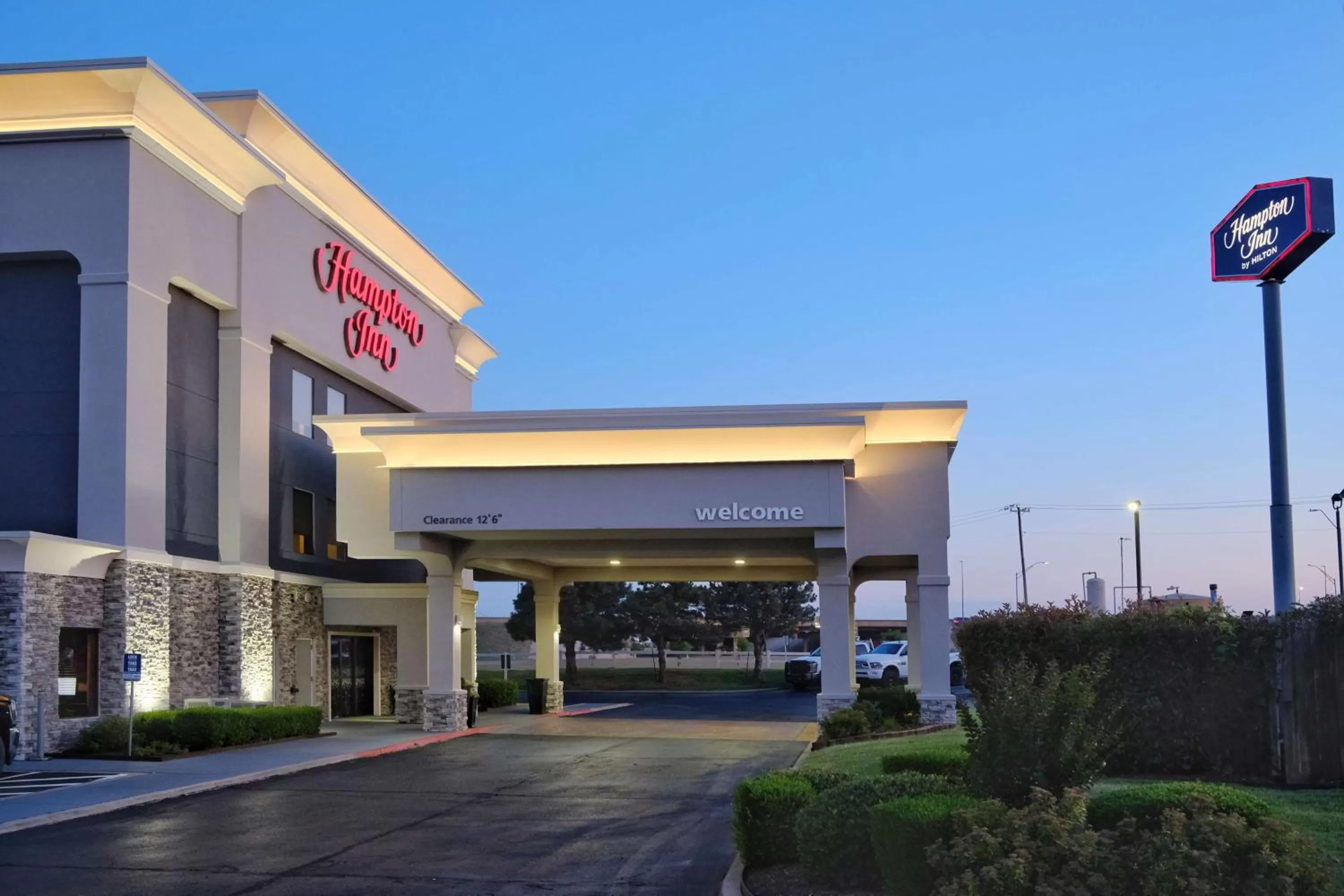 Property building in Hampton Inn Oklahoma City/Yukon