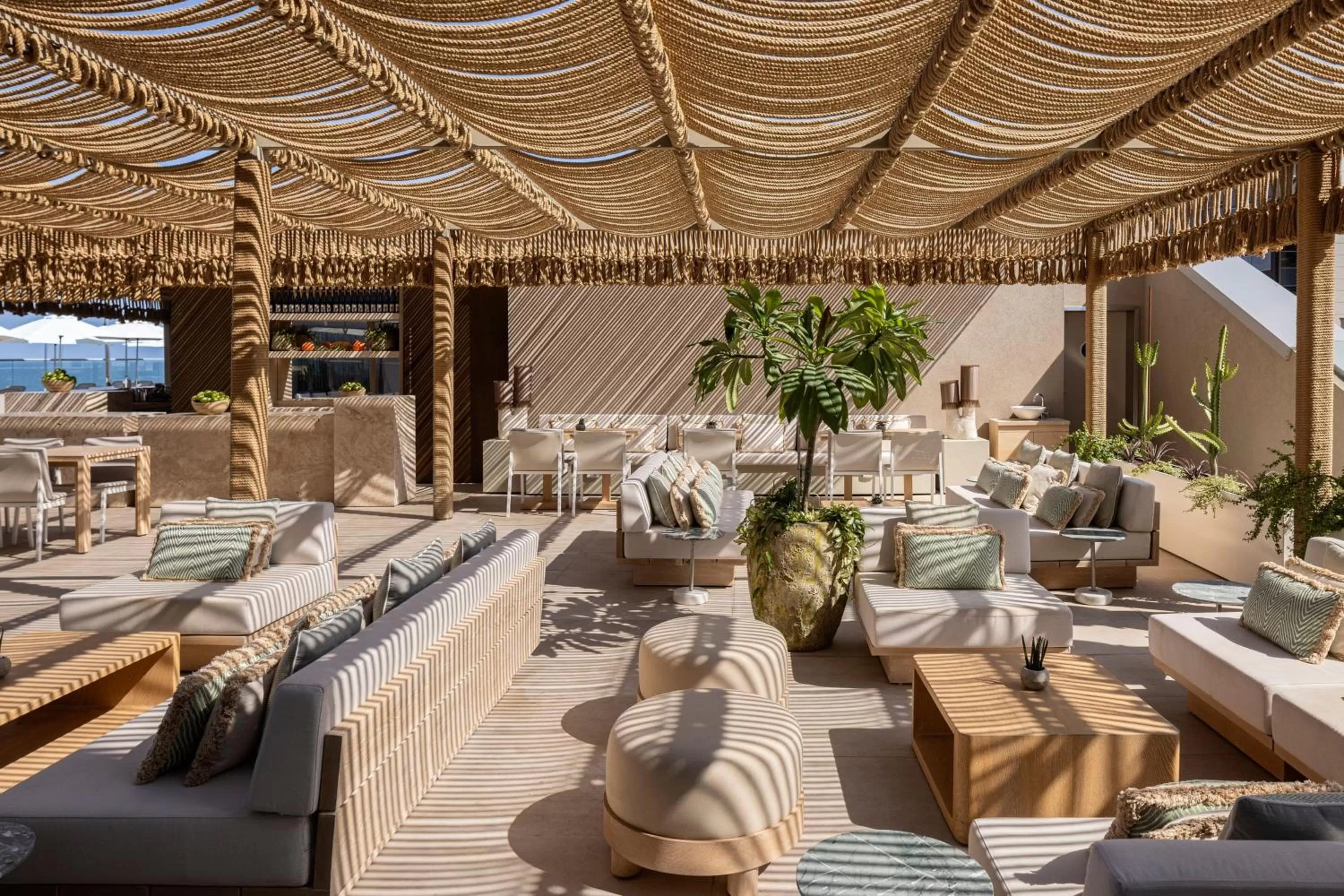 Swimming pool in Sheraton Grand Tel Aviv