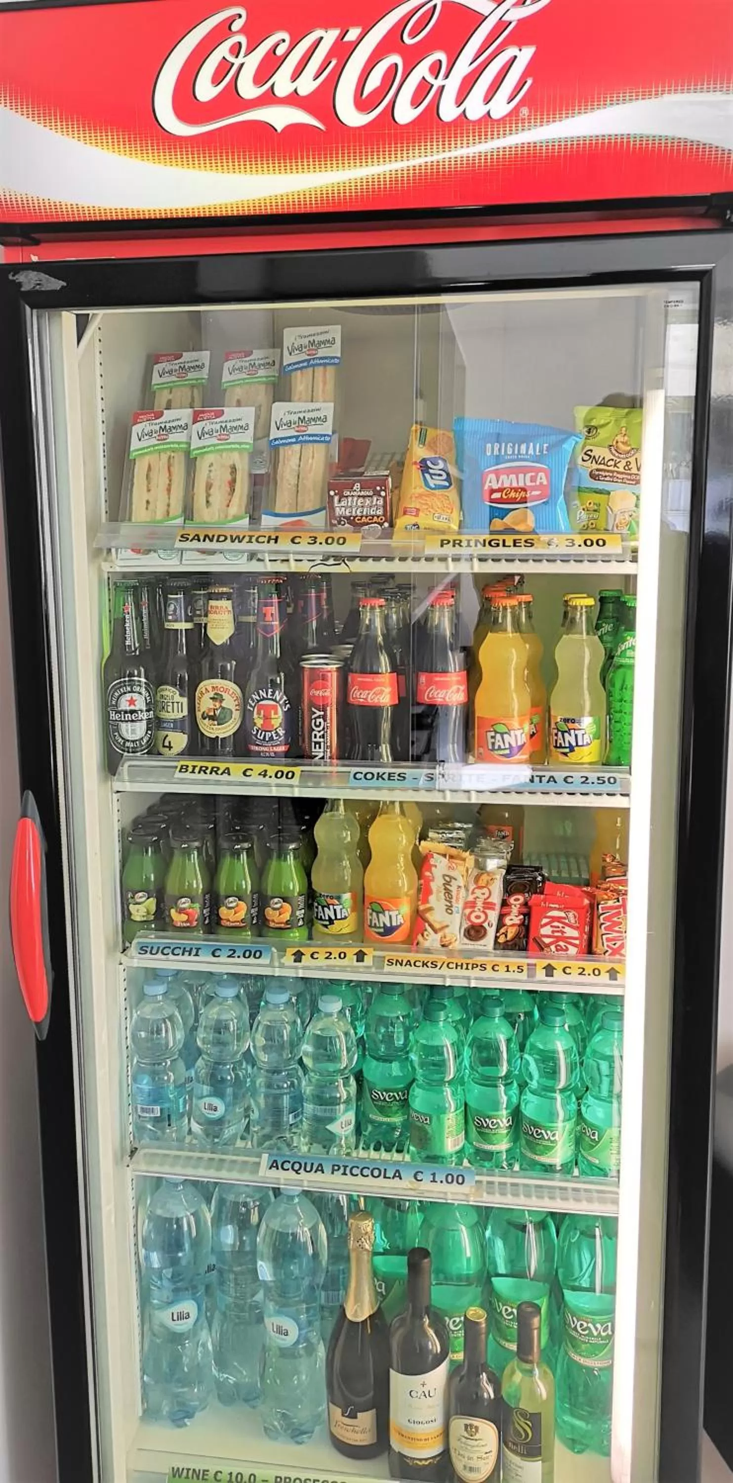 On-site shops in Academy Hotel