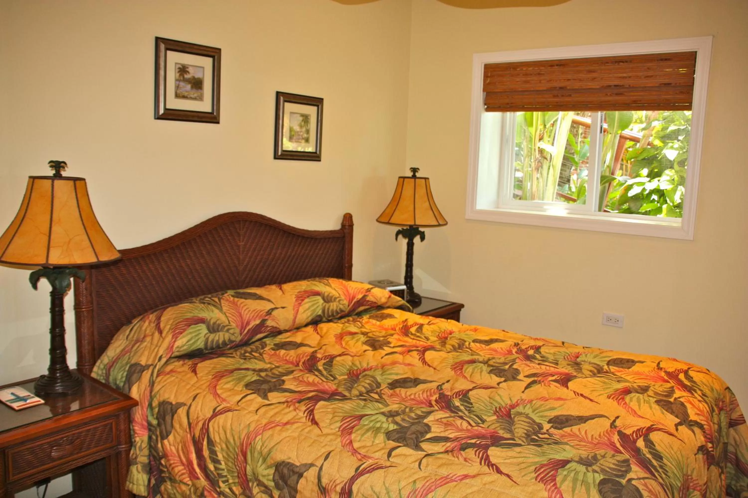 Bed in Maui Beach House B & B