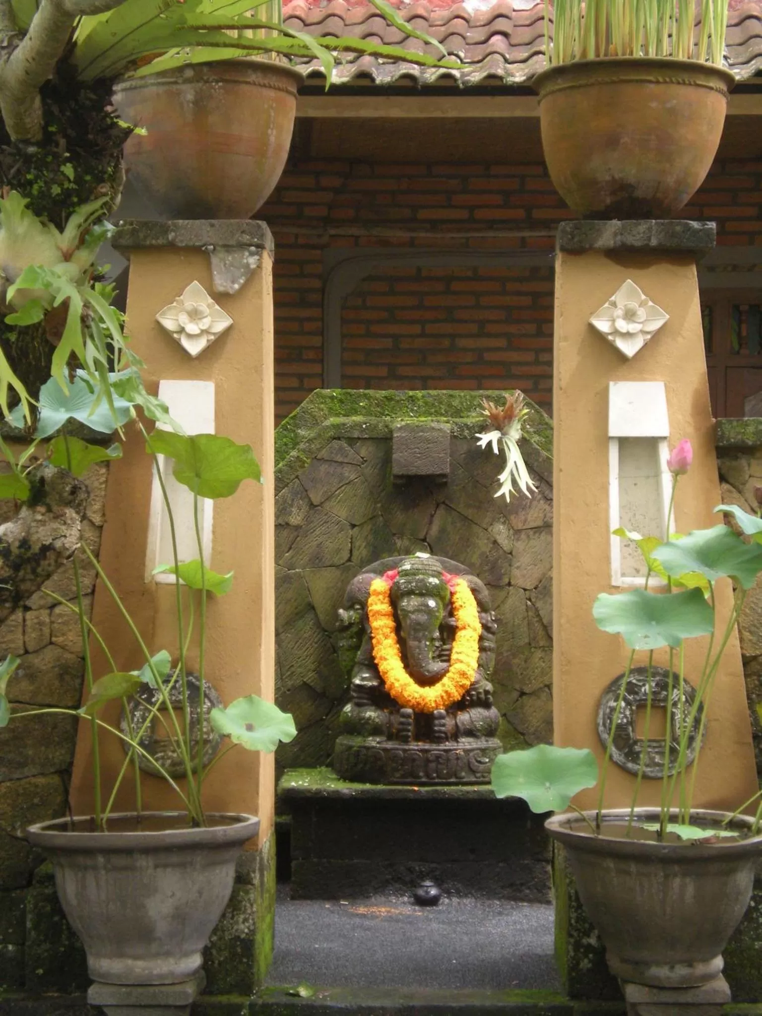 Facade/entrance in Lumbung Sari Ubud Hotel - CHSE Certified
