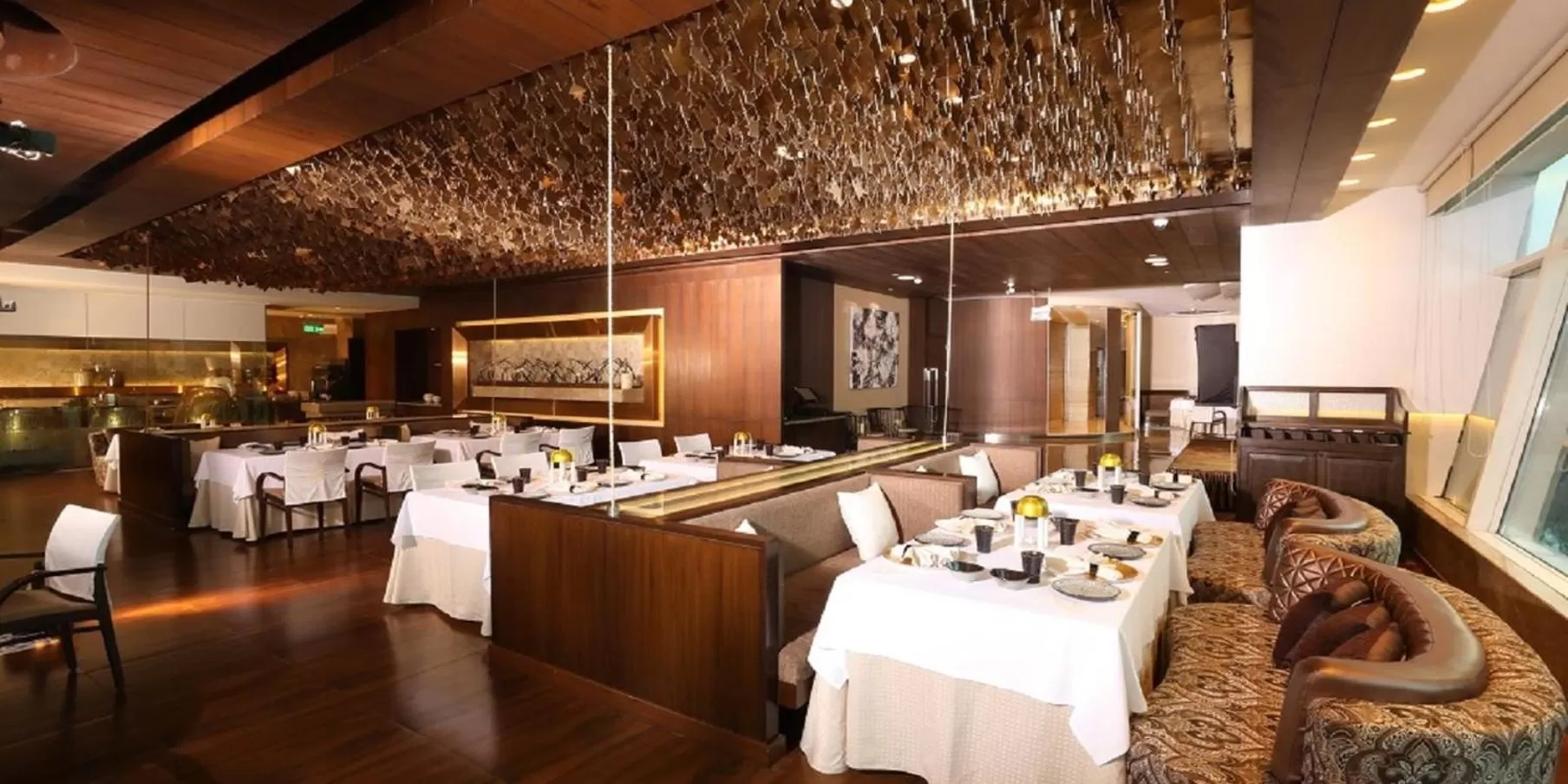 Restaurant/places to eat in Crowne Plaza Greater Noida by IHG