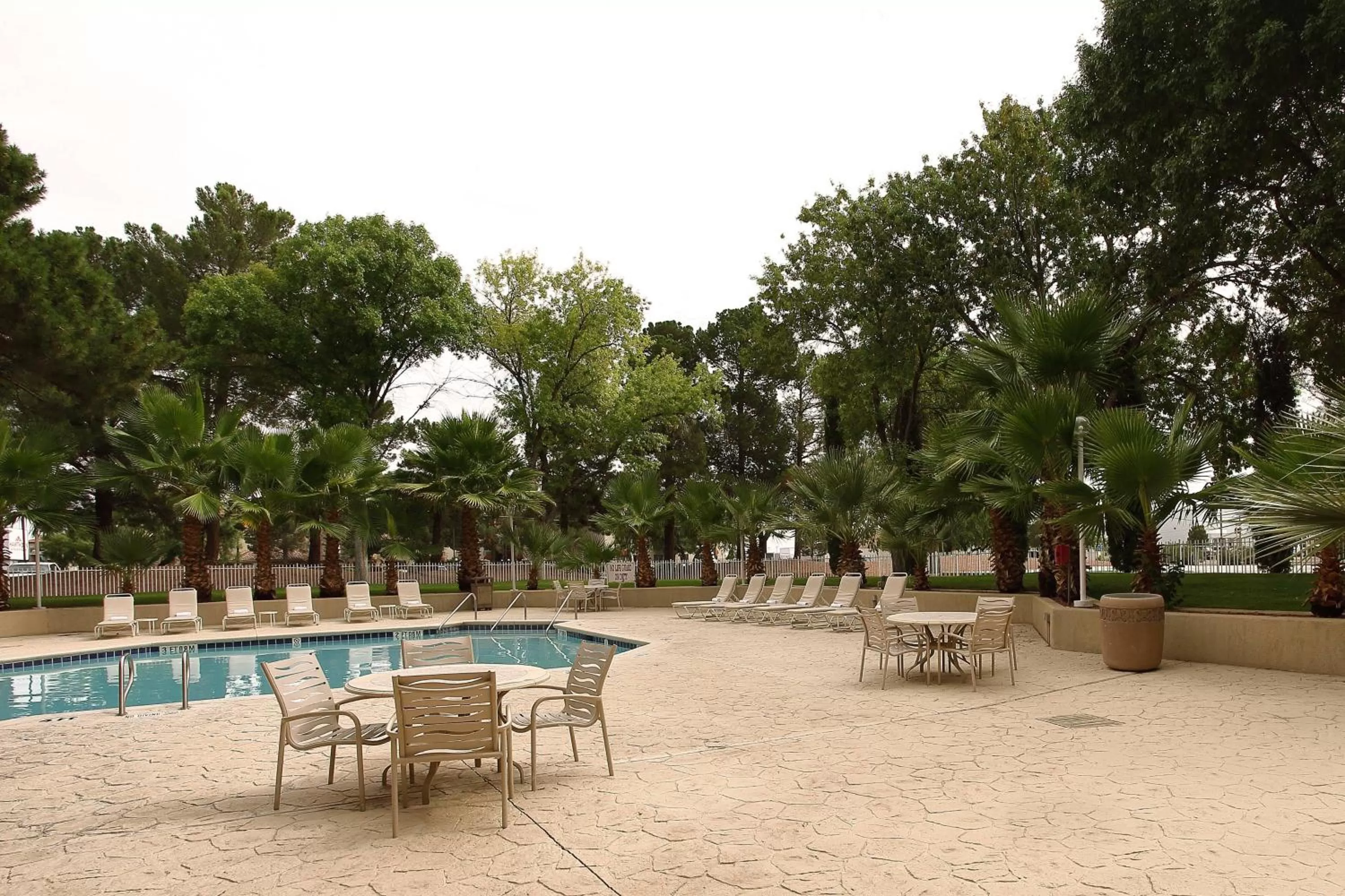 Swimming pool in Marriott El Paso
