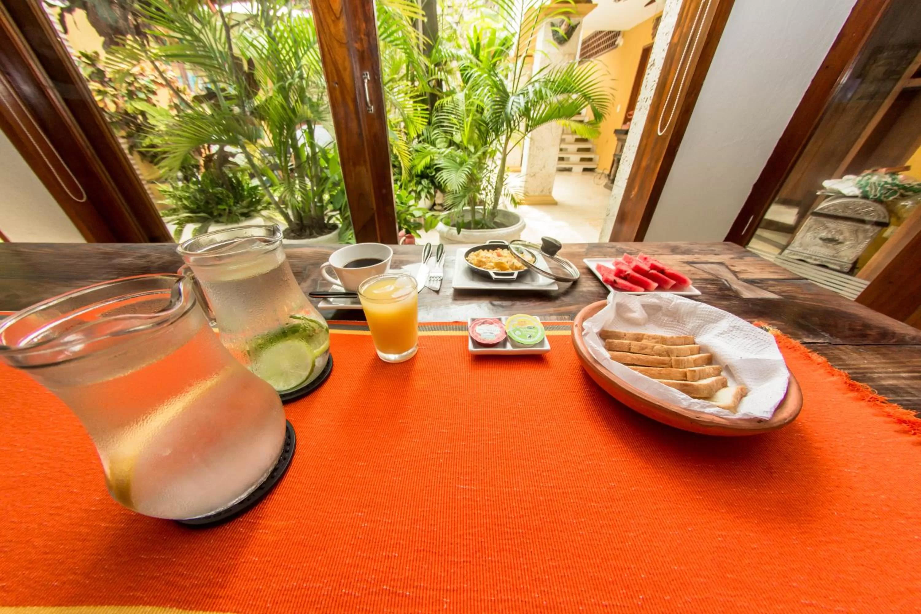 American breakfast in Hotel Casa Gloria Boutique