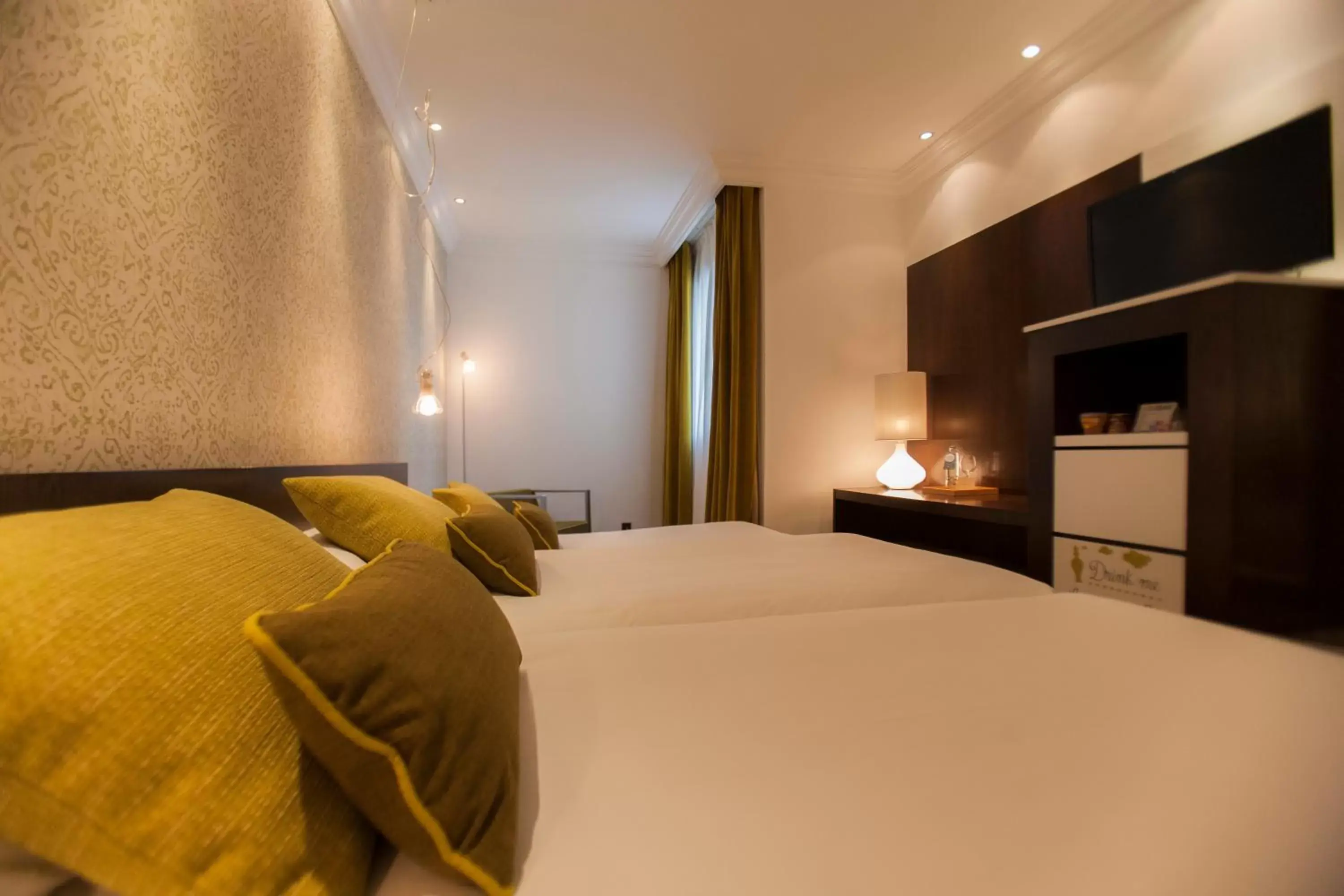 Standard Triple Room in Vincci Centrum Standard Triple Room in Vincci Centrum