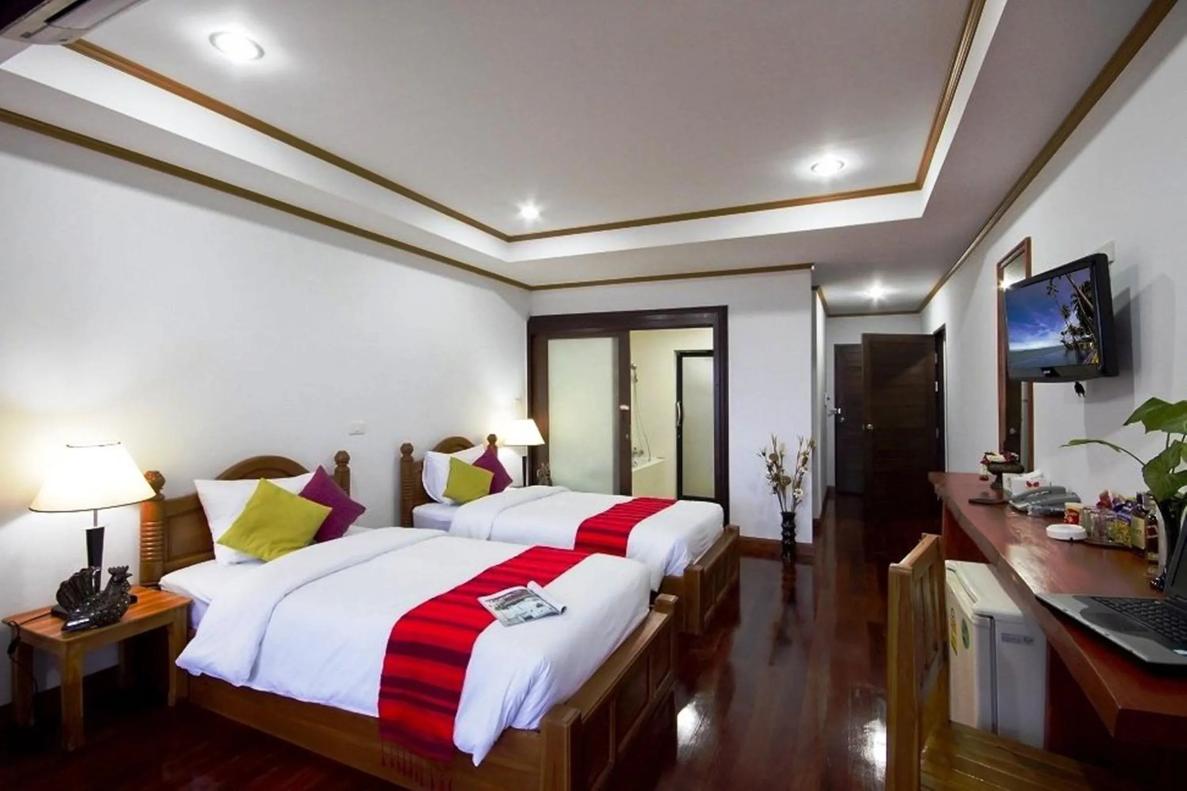 Photo of the whole room, Bed in Lipa Bay Resort