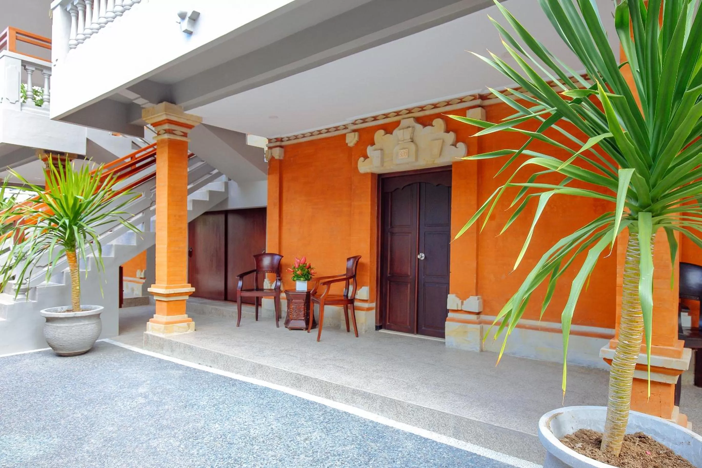 Patio in Dewi Sri Hotel