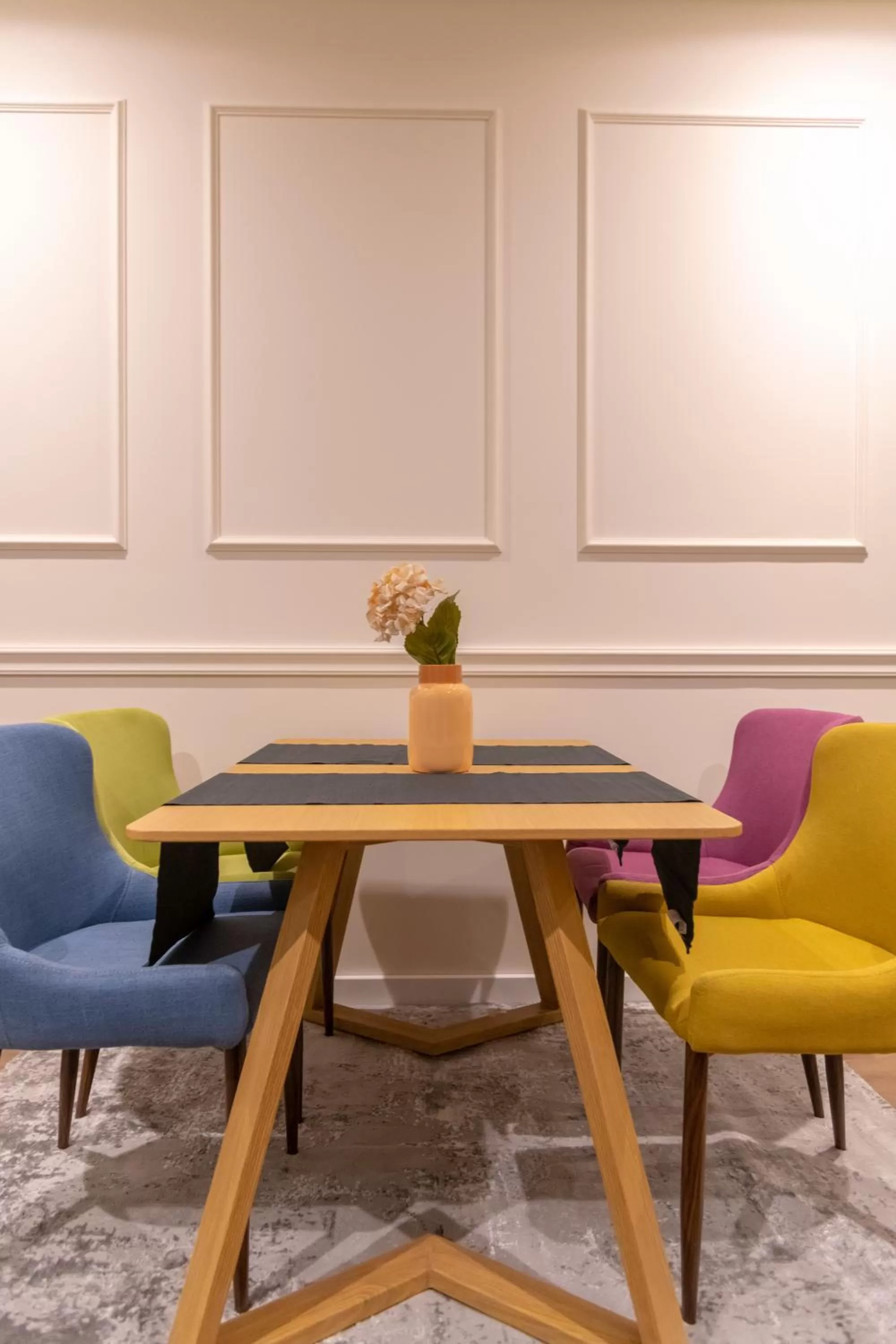 Dining area in Apart Hotel Maksimum