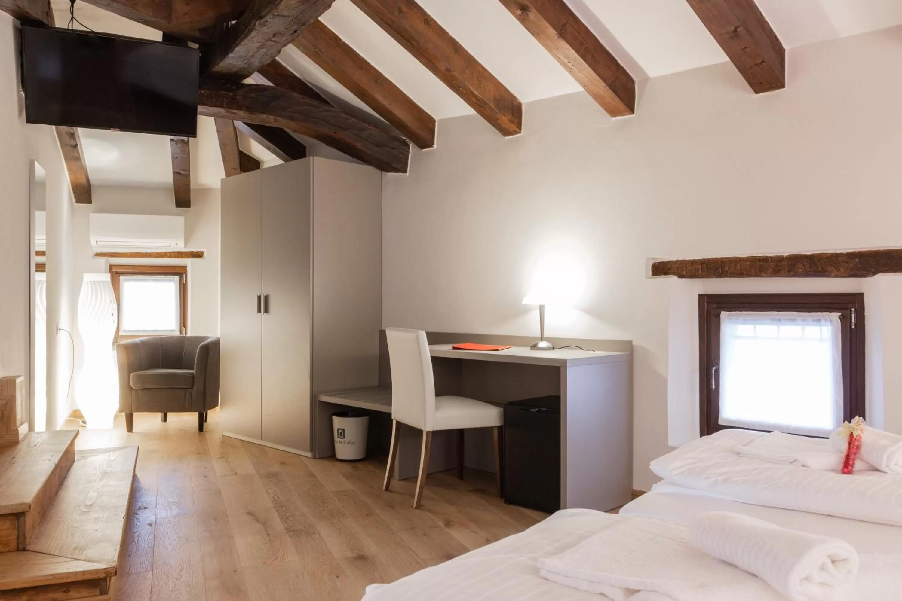 Photo of the whole room, Bed in Ciasa De Gahja