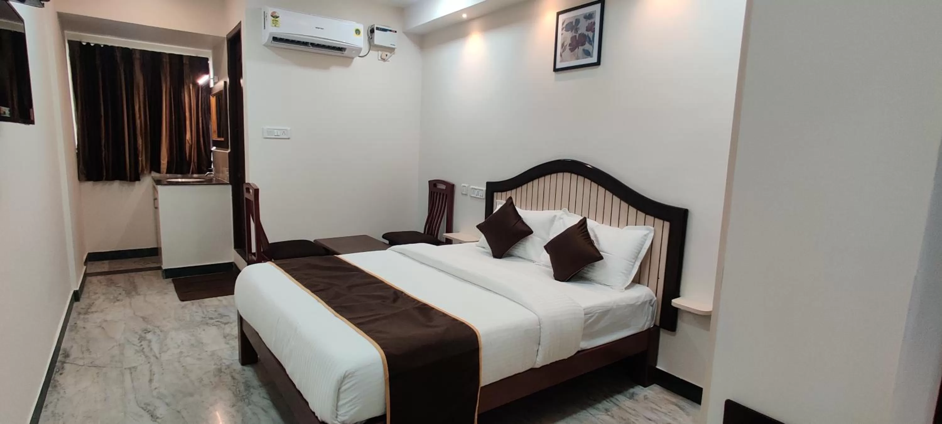 Bed in Rmc travellers inn