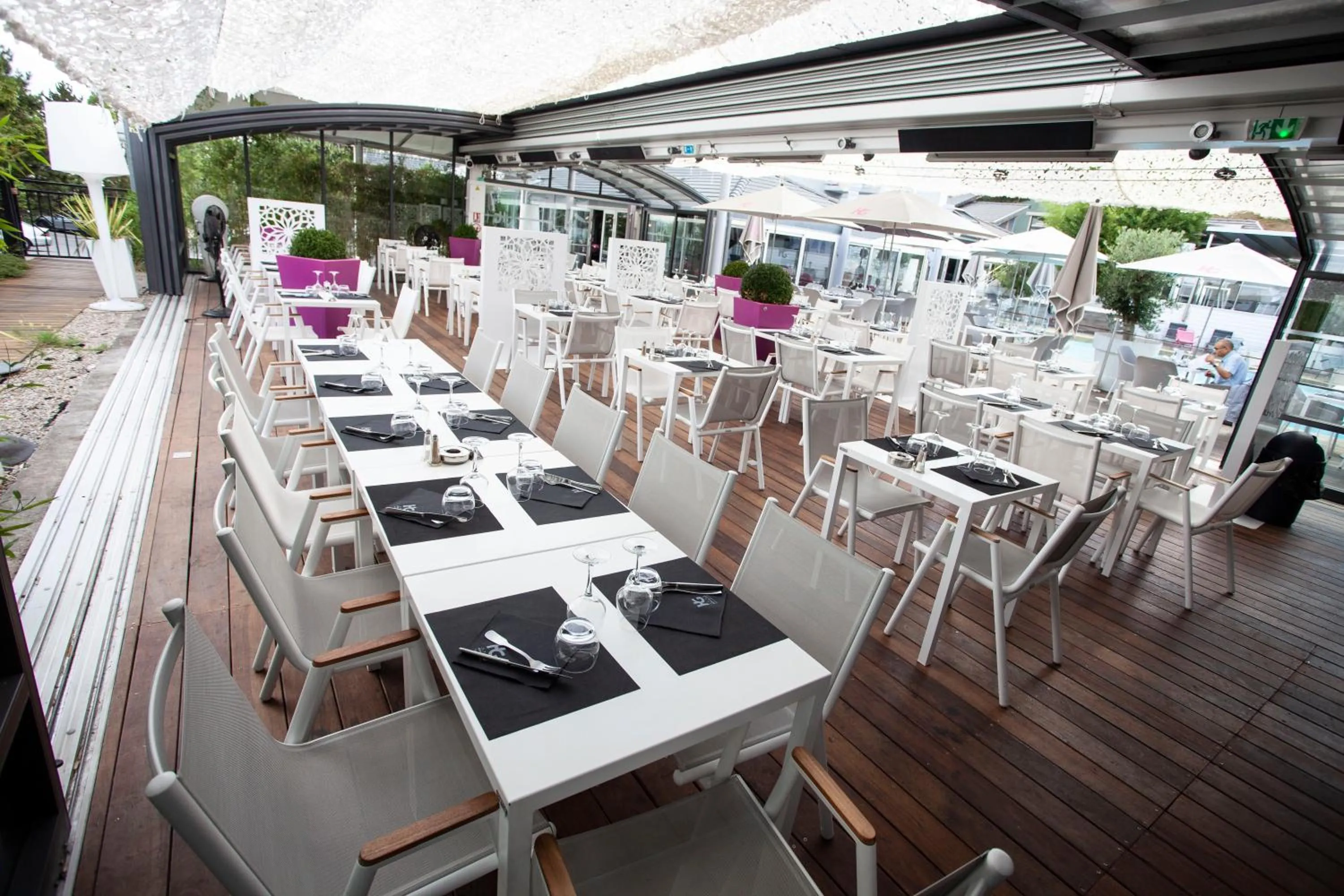 Restaurant/places to eat in Hotel Du Golf