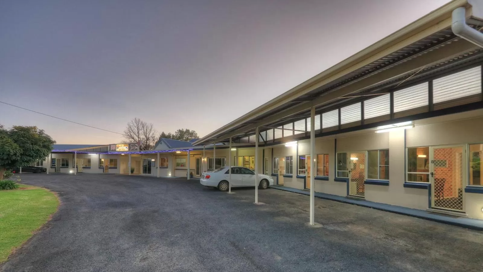 Property building in Glen Innes Motel